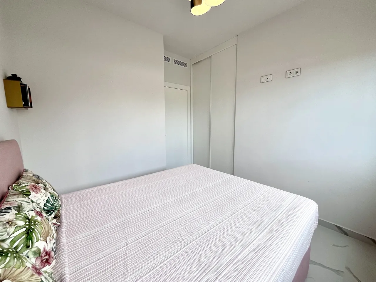 Flat for sale in San Miguel De Salinas