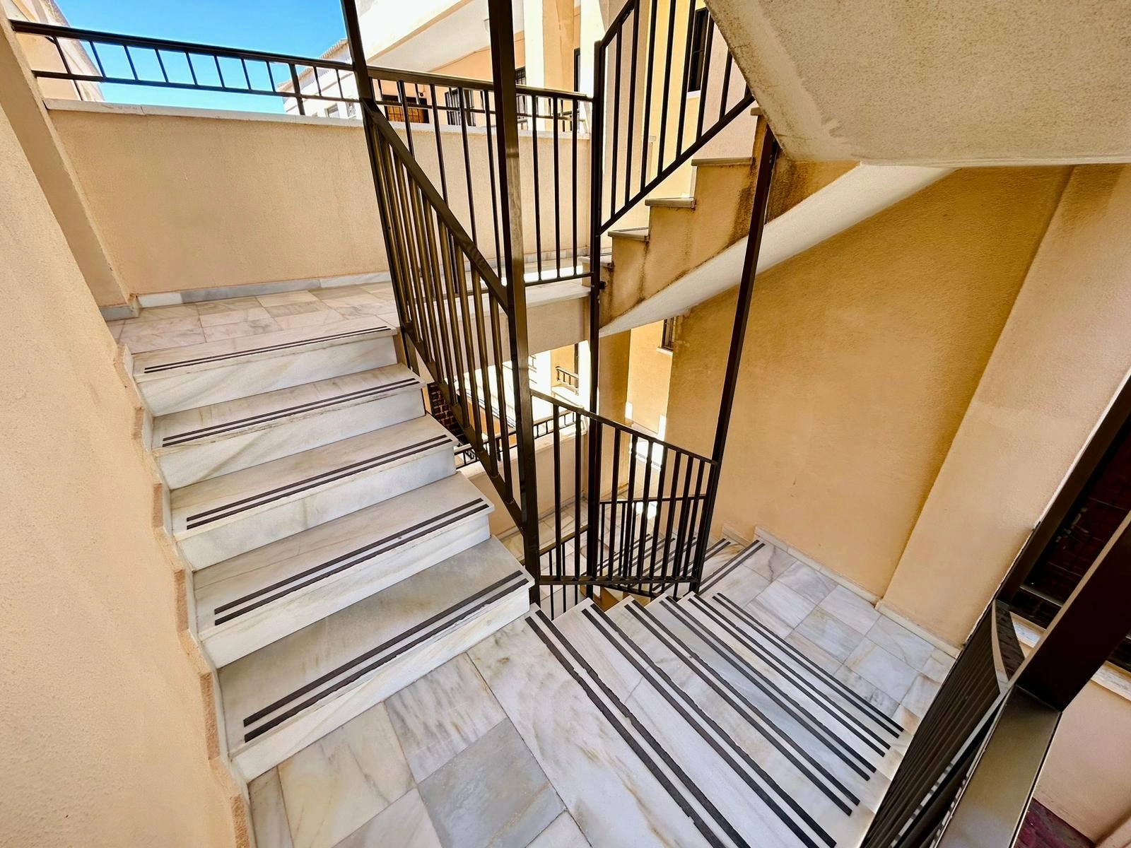 Study for sale in El Chaparral