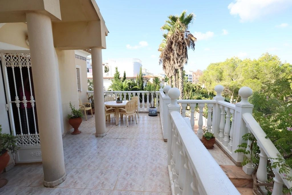 Villa til salg i Orihuela Costa