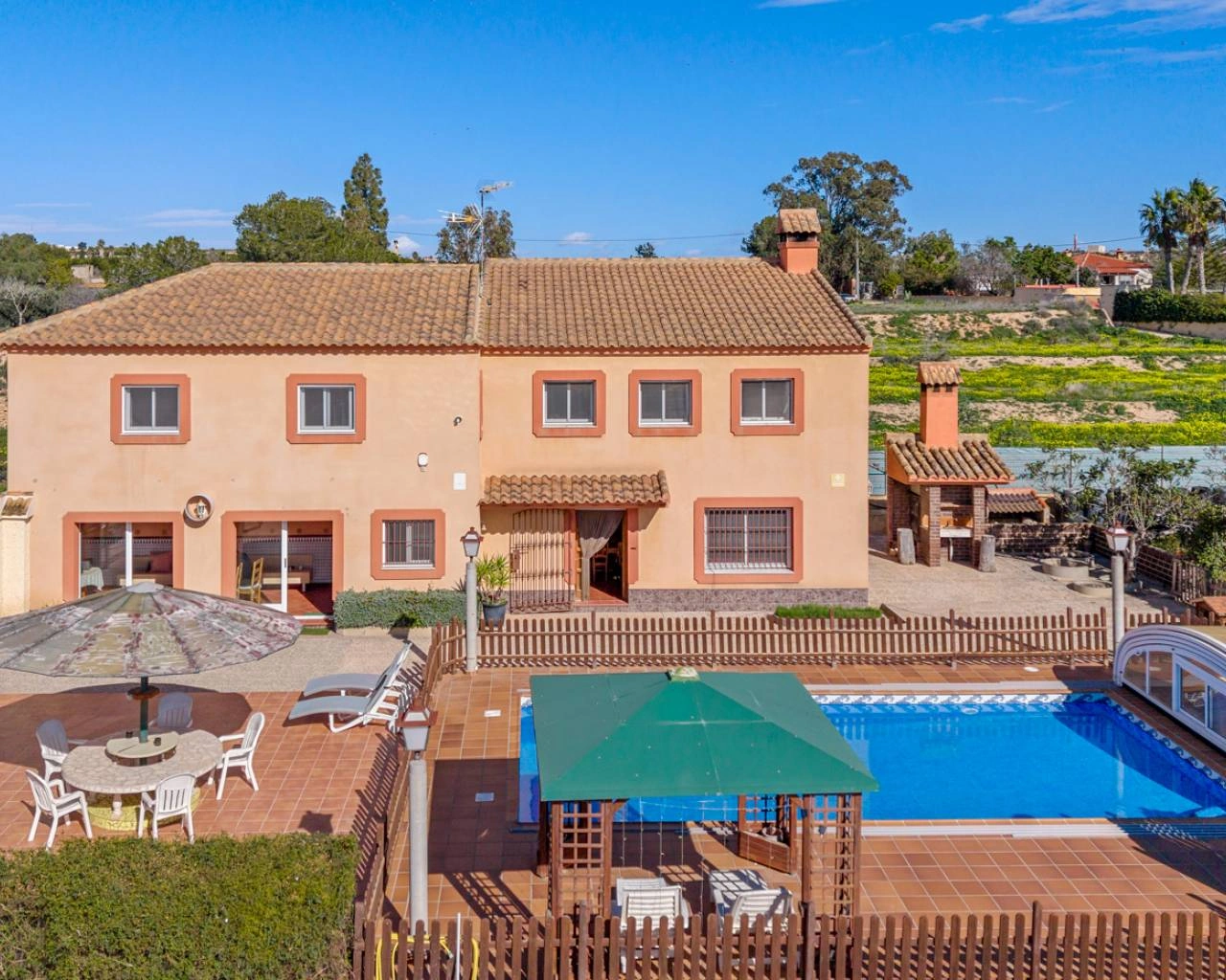 Finca for sale in Los Montesinos