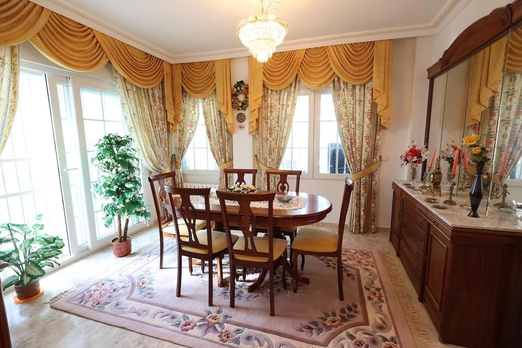 Villa til salg i Orihuela Costa