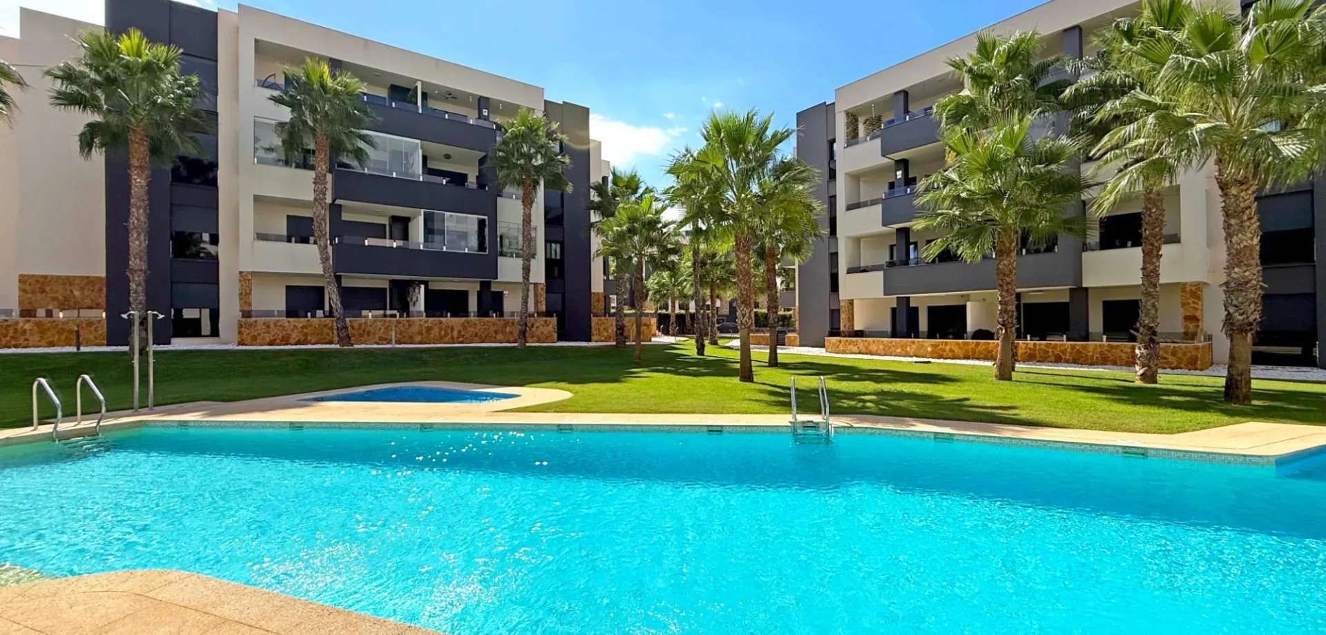 Platt till försäljning i Orihuela Costa