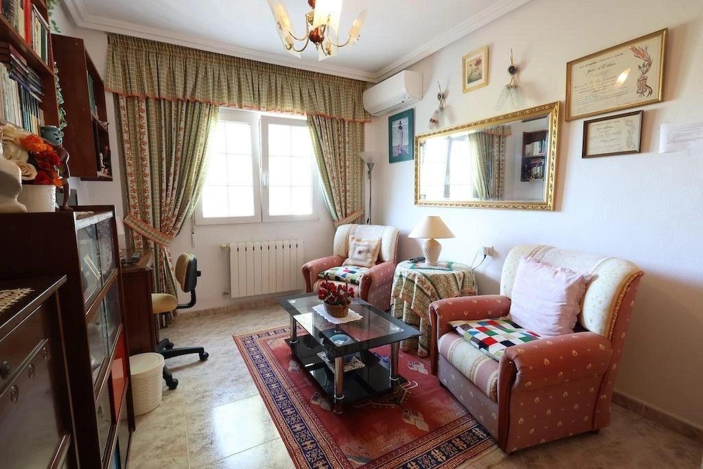 Villa til salg i Orihuela Costa