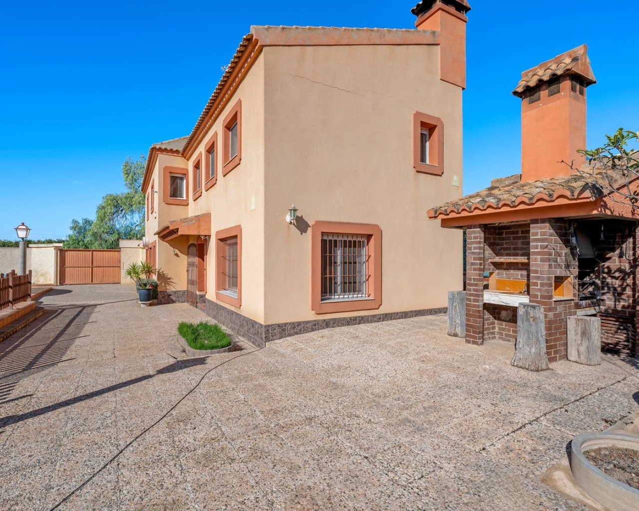 Finca for sale in Los Montesinos