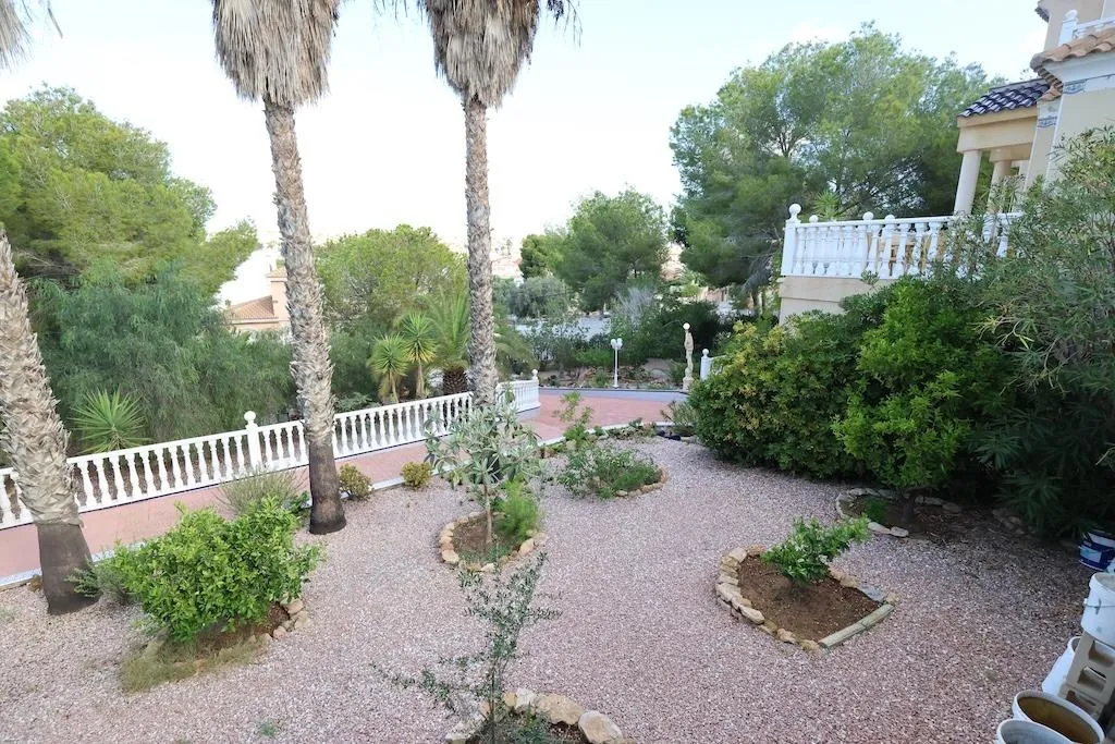 Villa til salg i Orihuela Costa