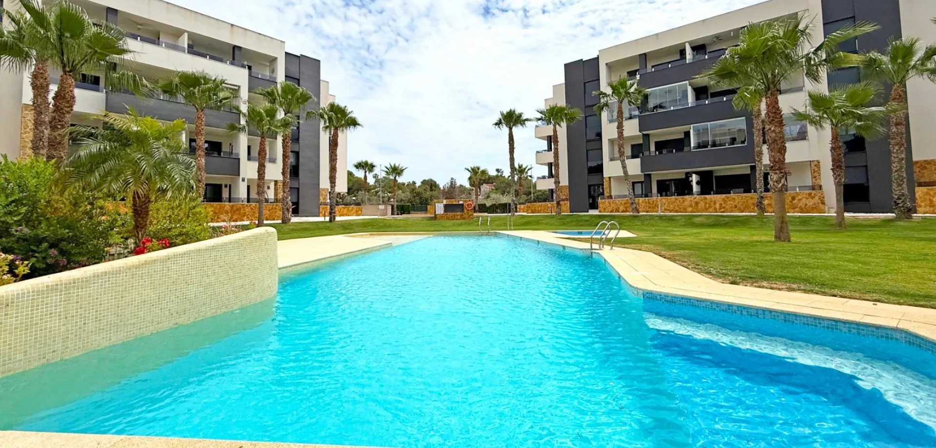 Platt till försäljning i Orihuela Costa