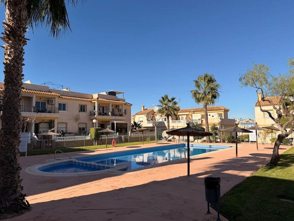 Bungalow til salg i Orihuela Costa