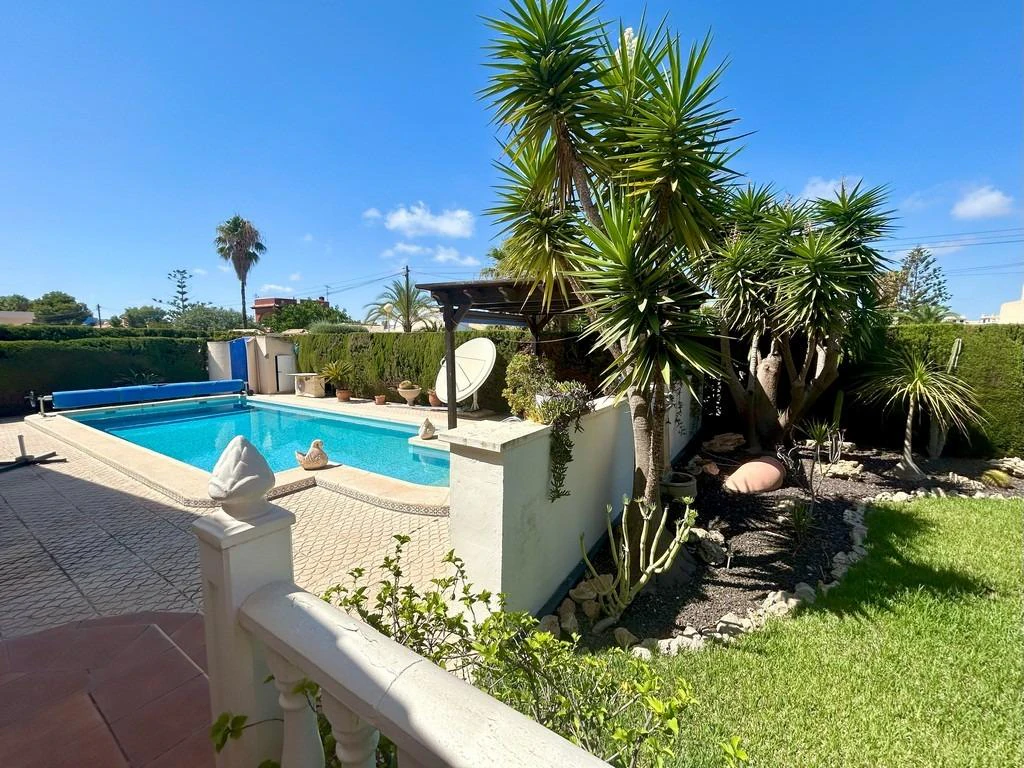Villa for sale in Orihuela Costa