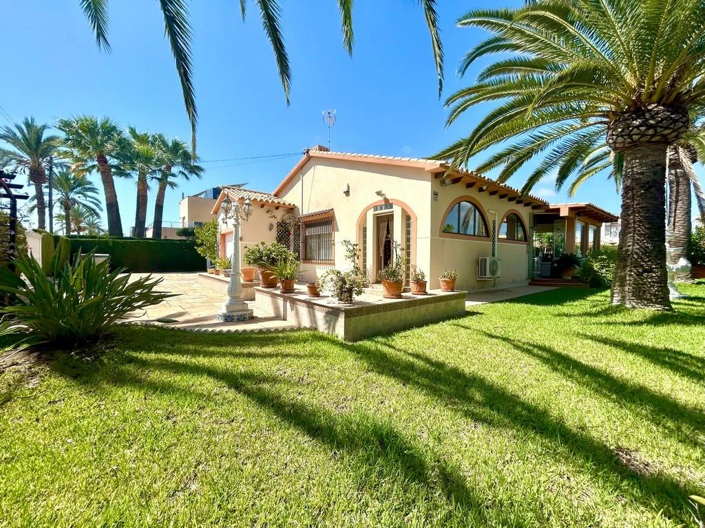 Villa for sale in Orihuela Costa