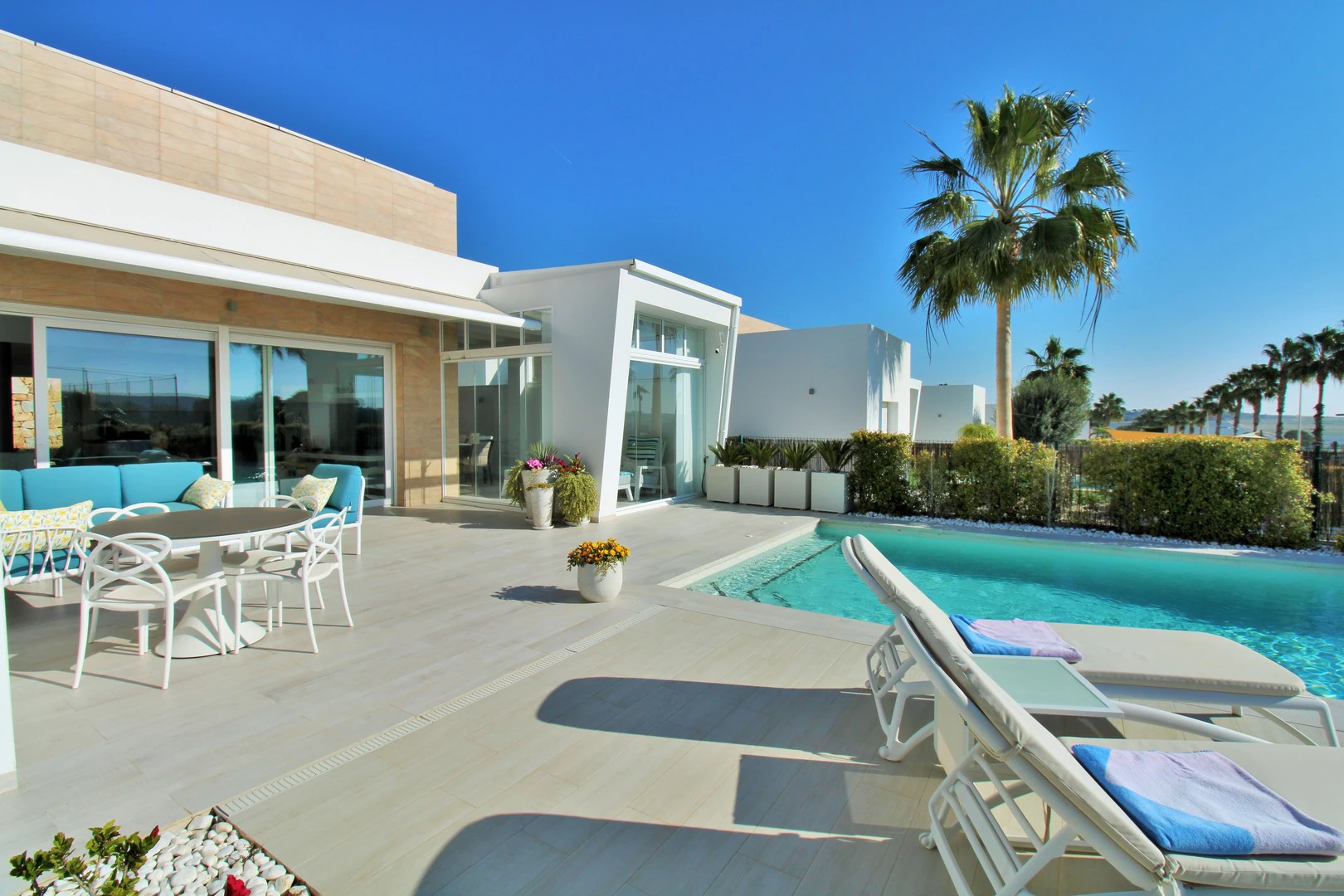 Villa for sale in Algorfa