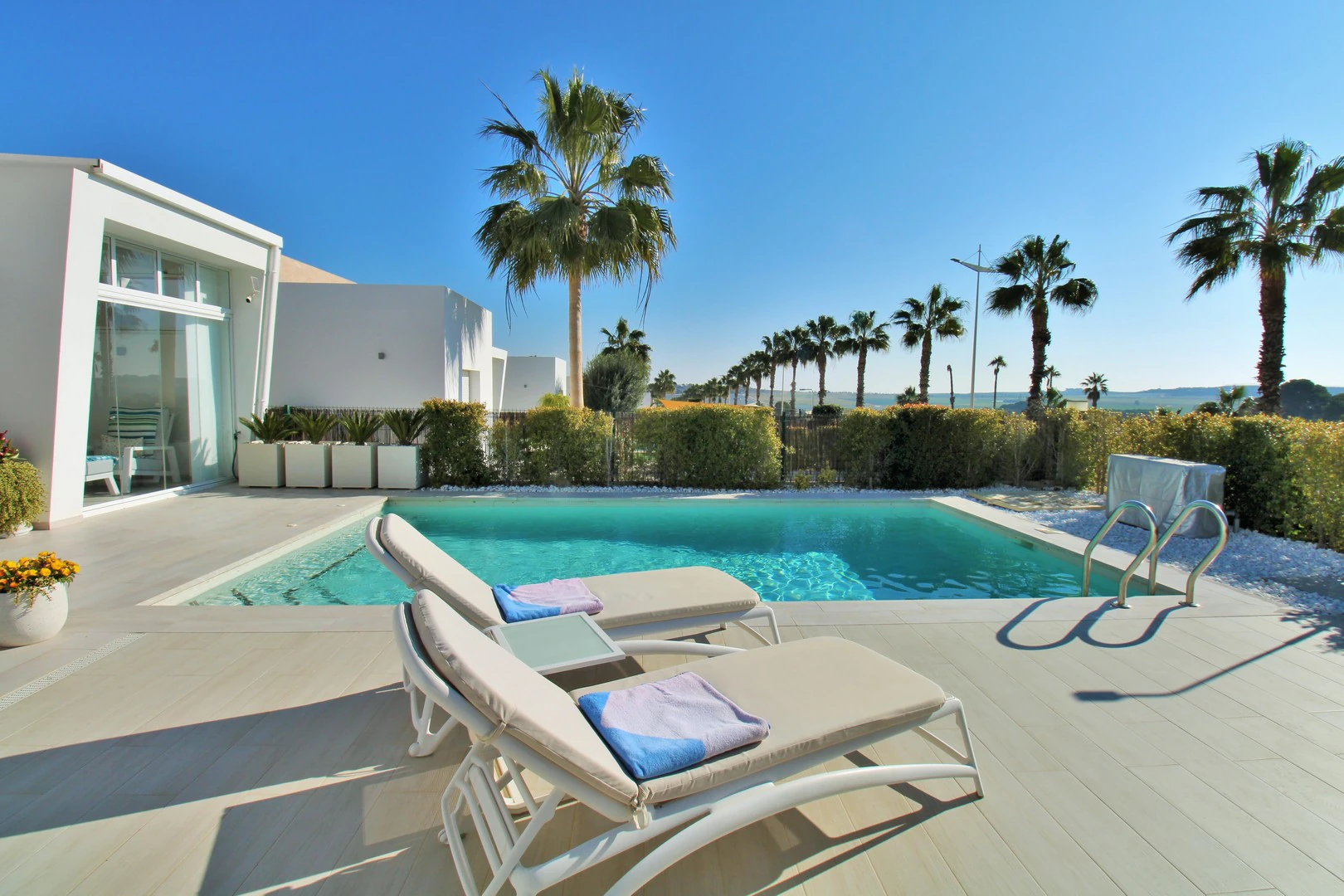 Villa for sale in Algorfa