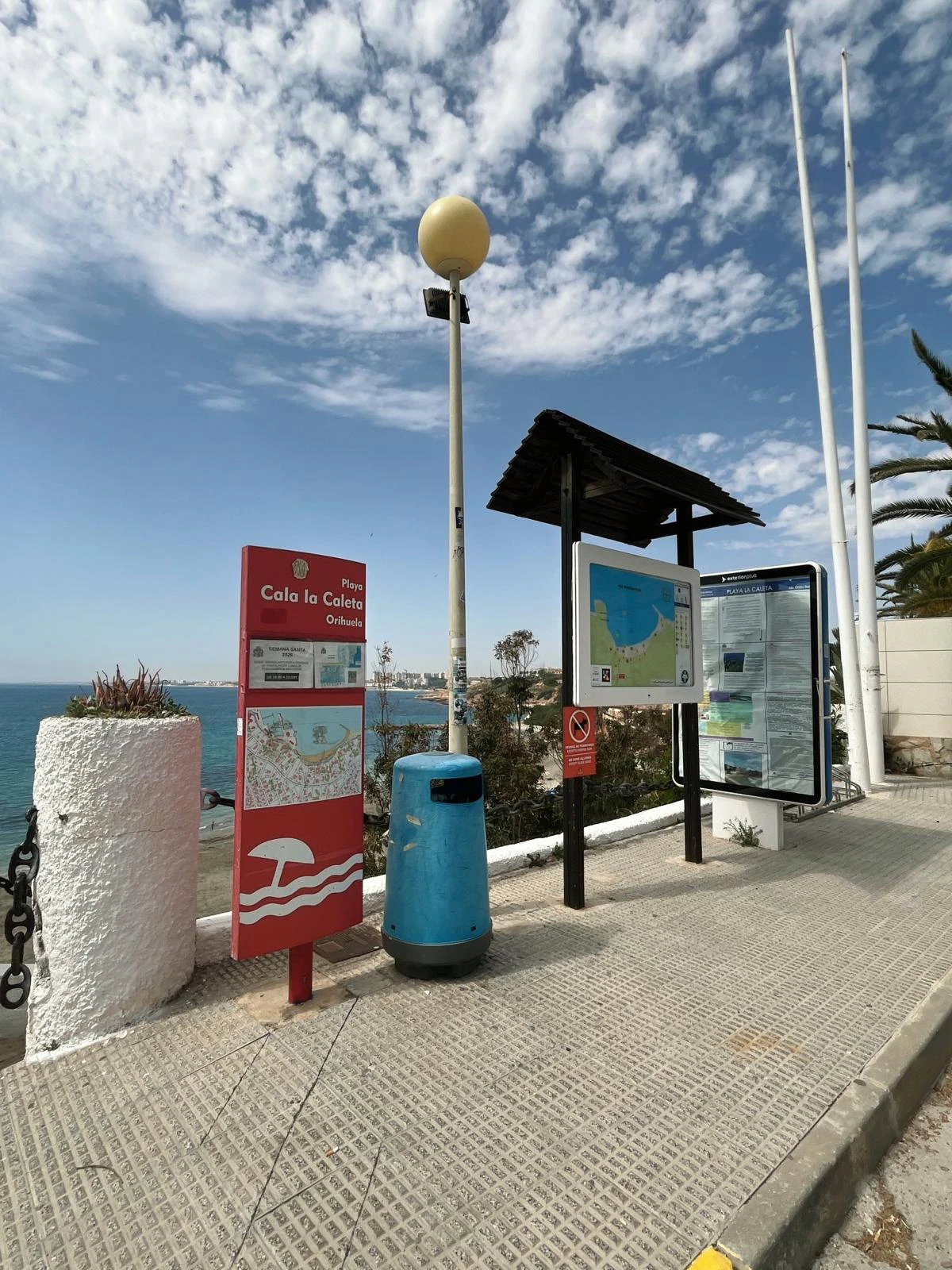 Cabo Roig Beachside Apartment walking to beach