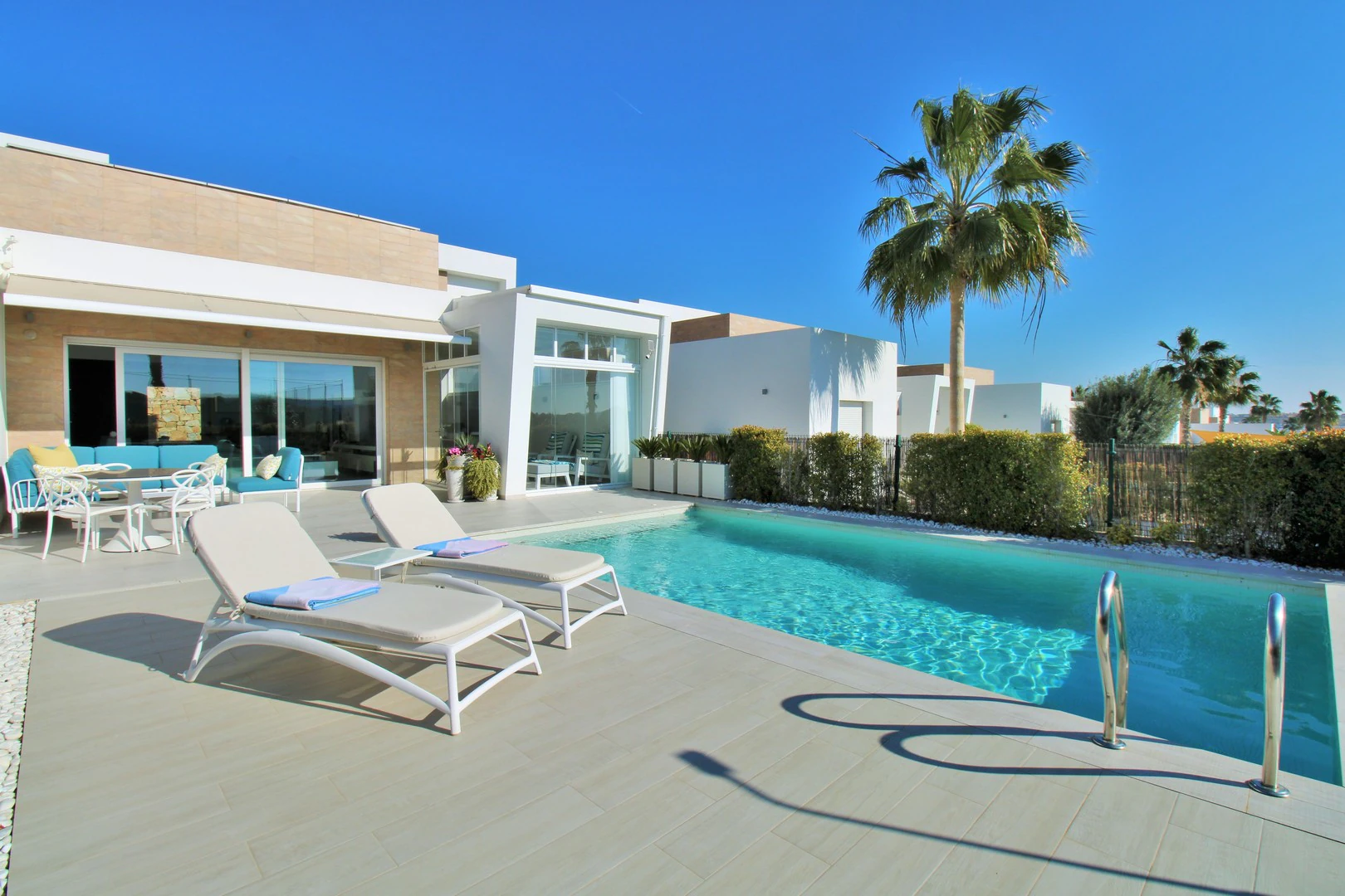 Villa for sale in Algorfa