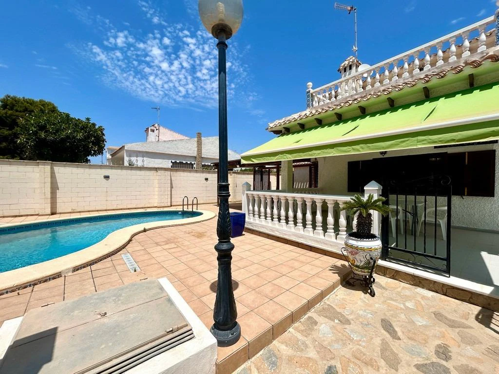 Villa à la vente à Orihuela Costa