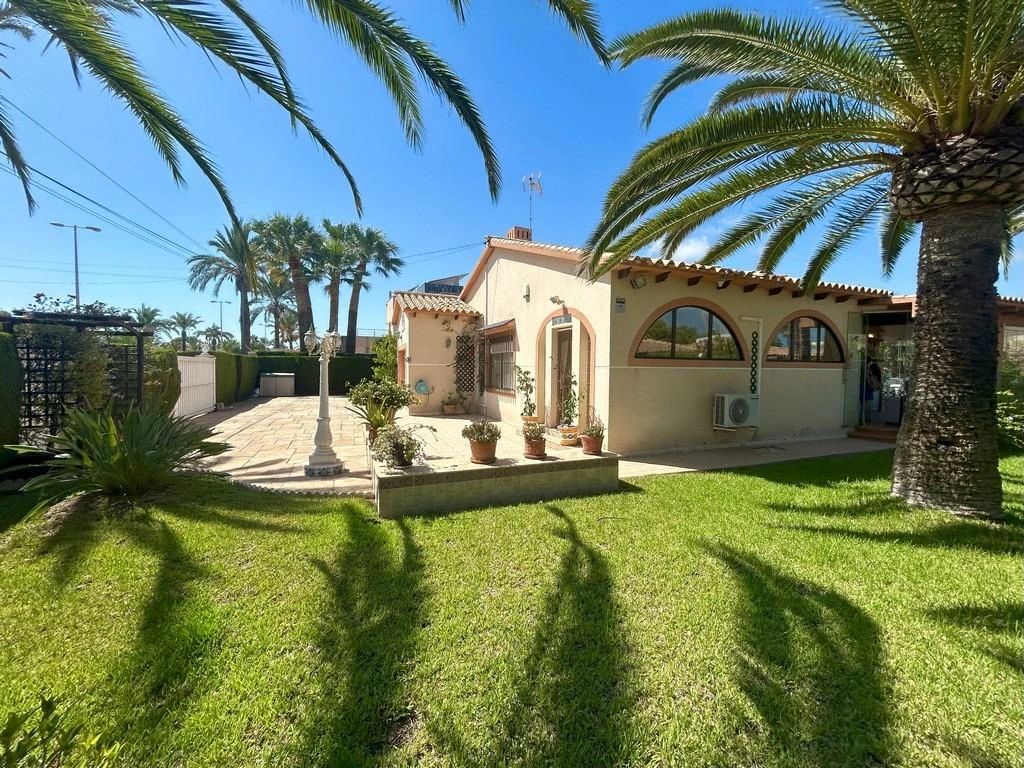 Villa for sale in Orihuela Costa