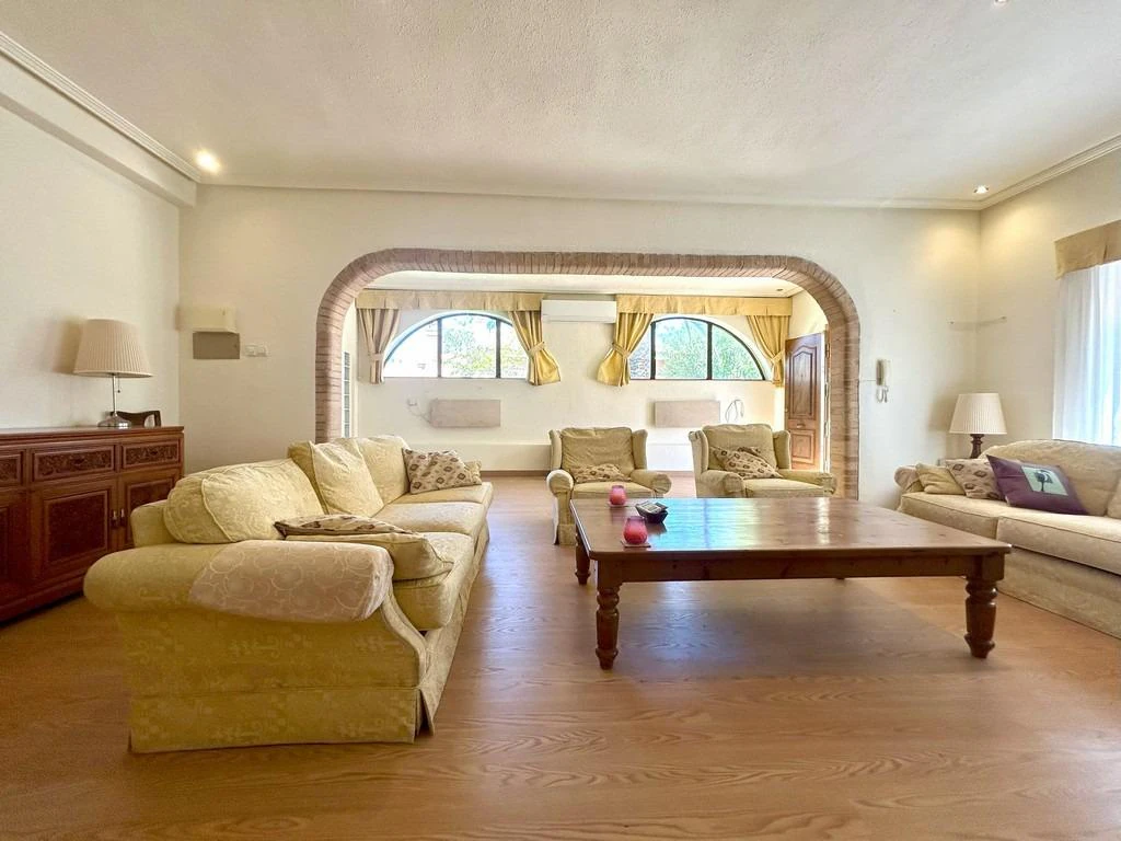 Villa for sale in Orihuela Costa