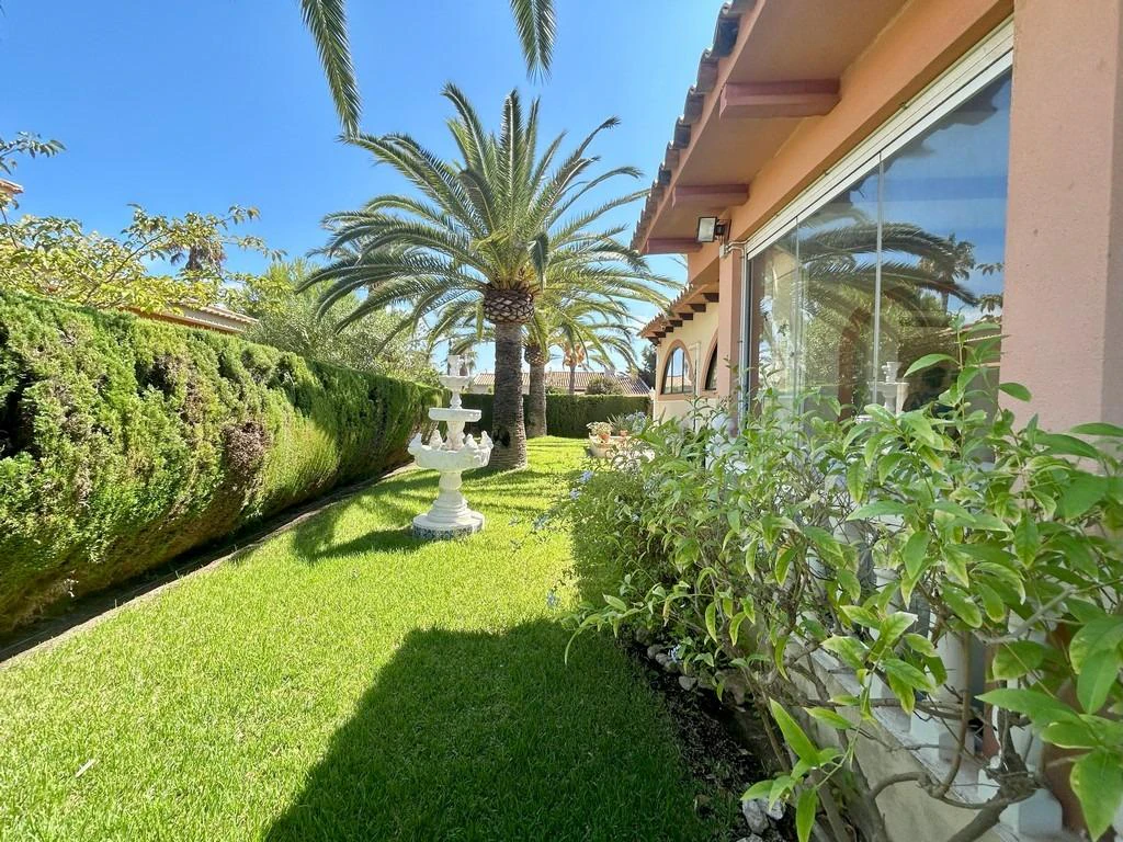 Villa for sale in Orihuela Costa