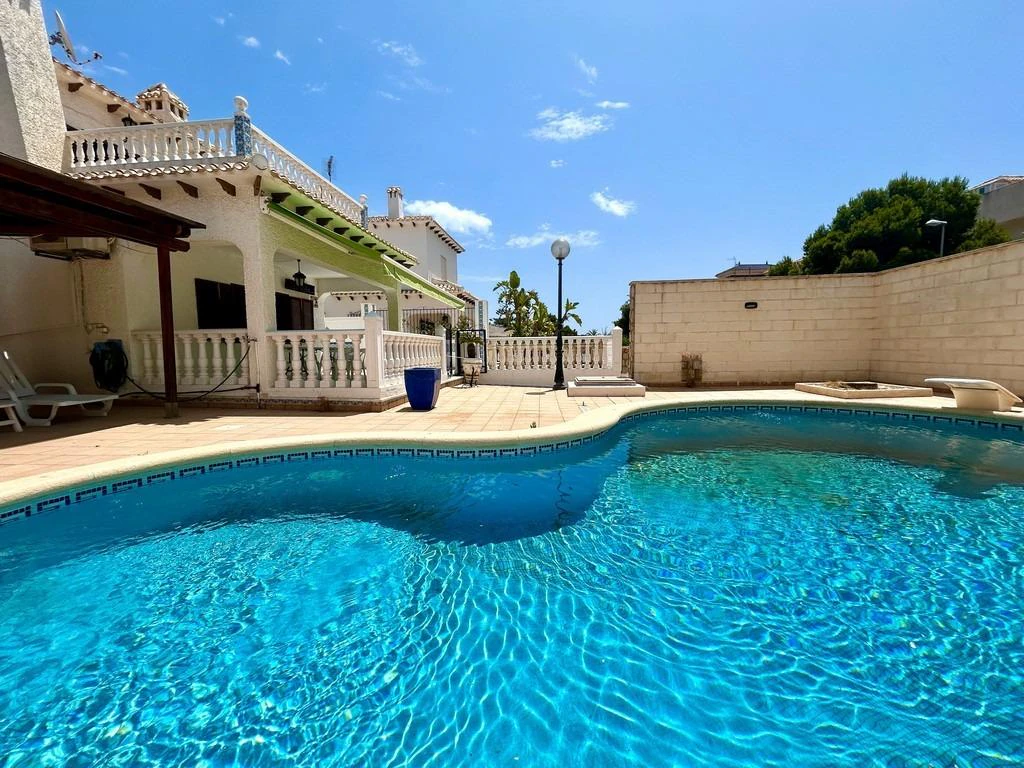 Villa à la vente à Orihuela Costa