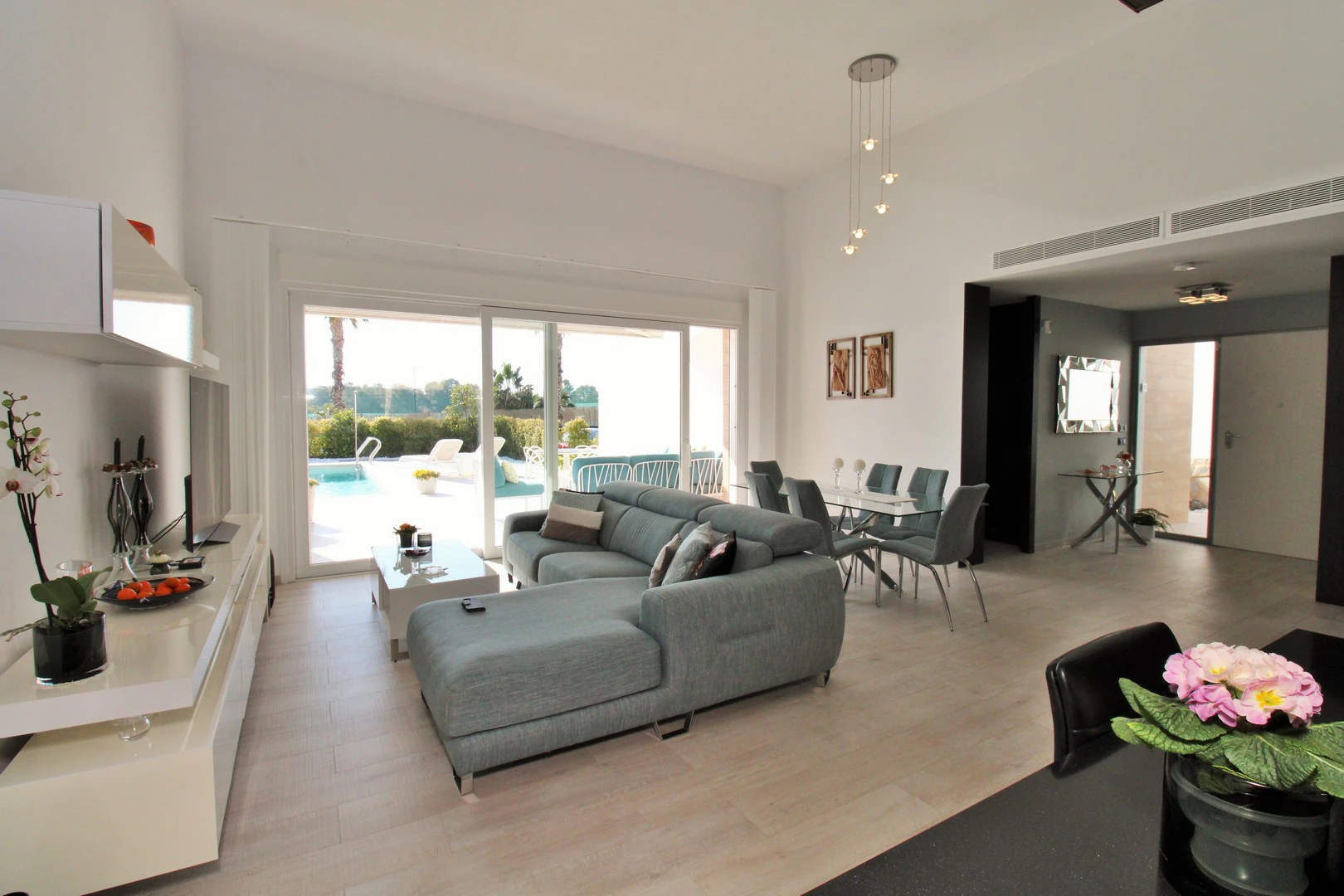 Villa for sale in Algorfa