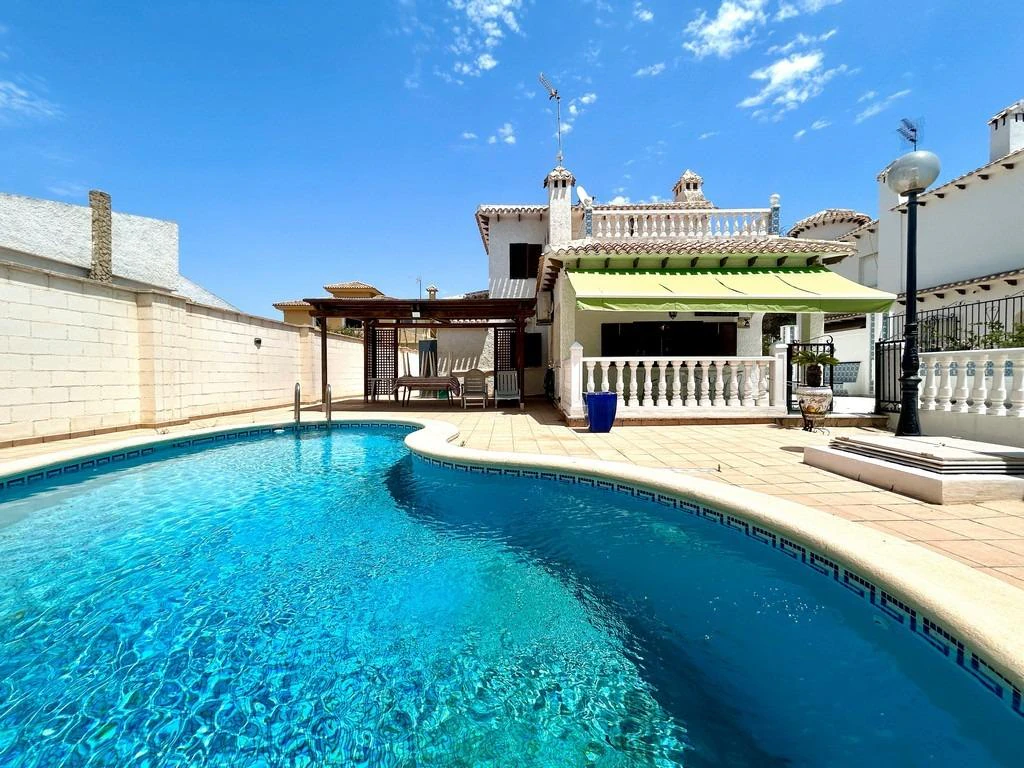 Villa à la vente à Orihuela Costa
