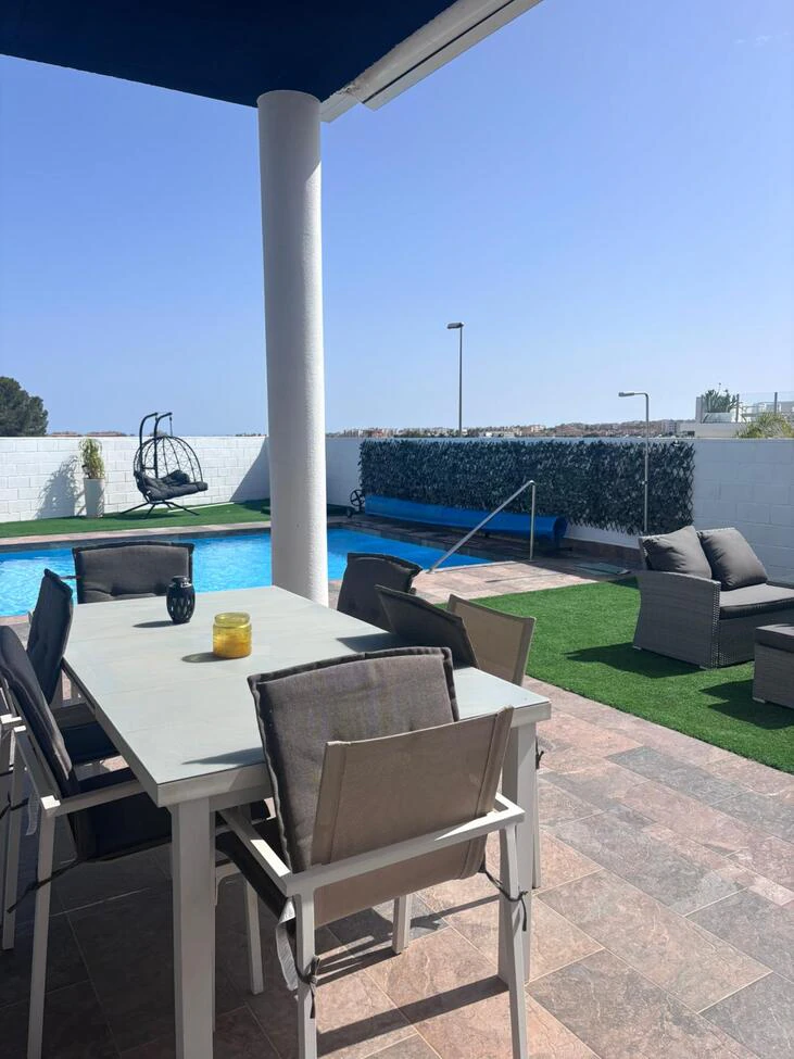 Villa til salg i Villamartin