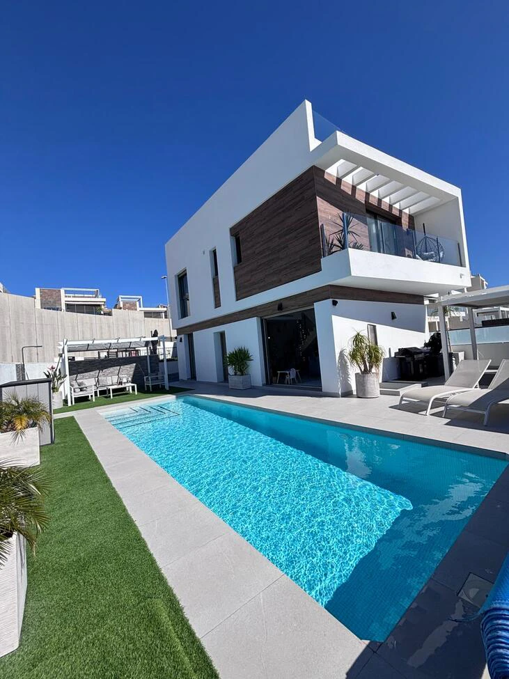 Villa til salg i Villamartin