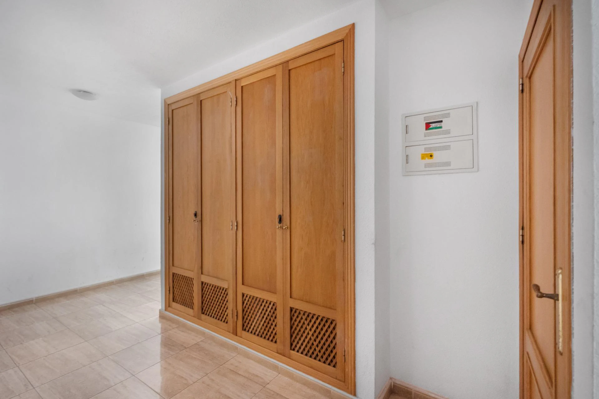 Rymlig lägenhet med 4 sovrum i centralt område – Calle San Pascual (intill Calle Orihuela)