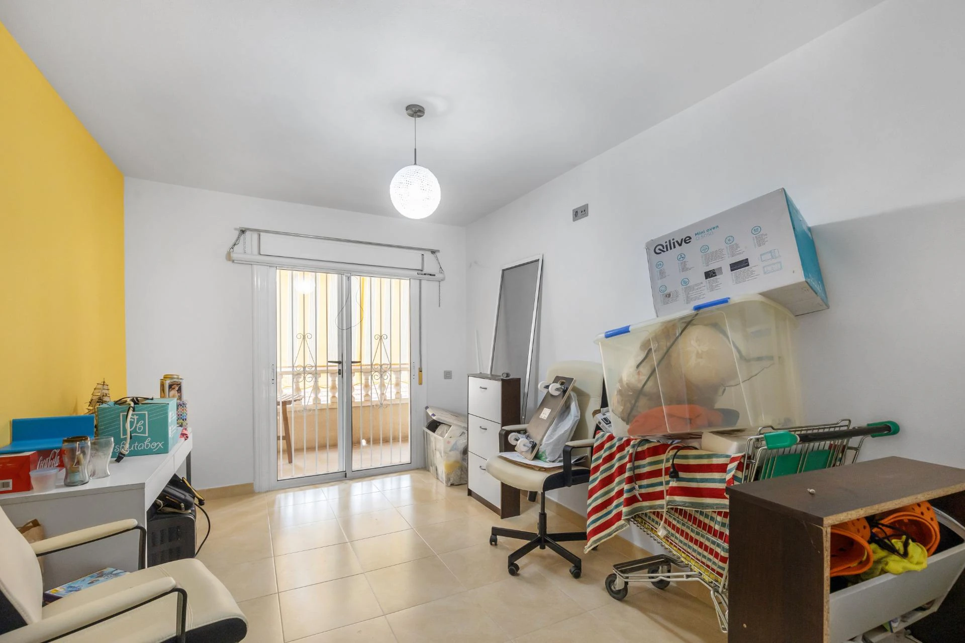Rymlig lägenhet med 4 sovrum i centralt område – Calle San Pascual (intill Calle Orihuela)