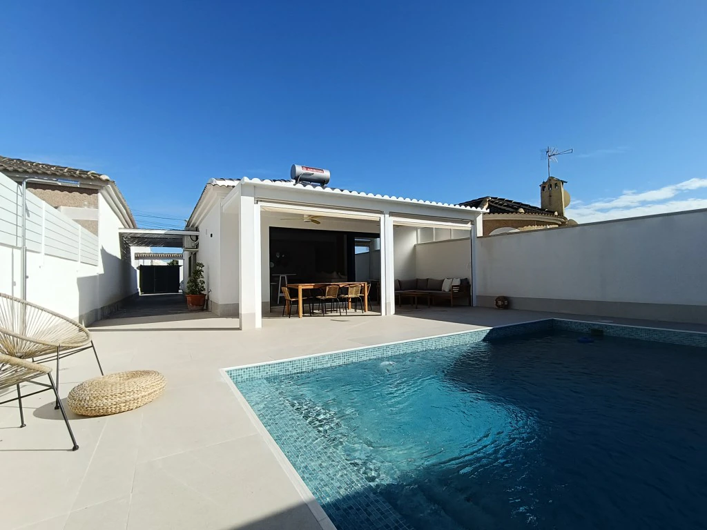 Villa te verkoop in El Chaparral