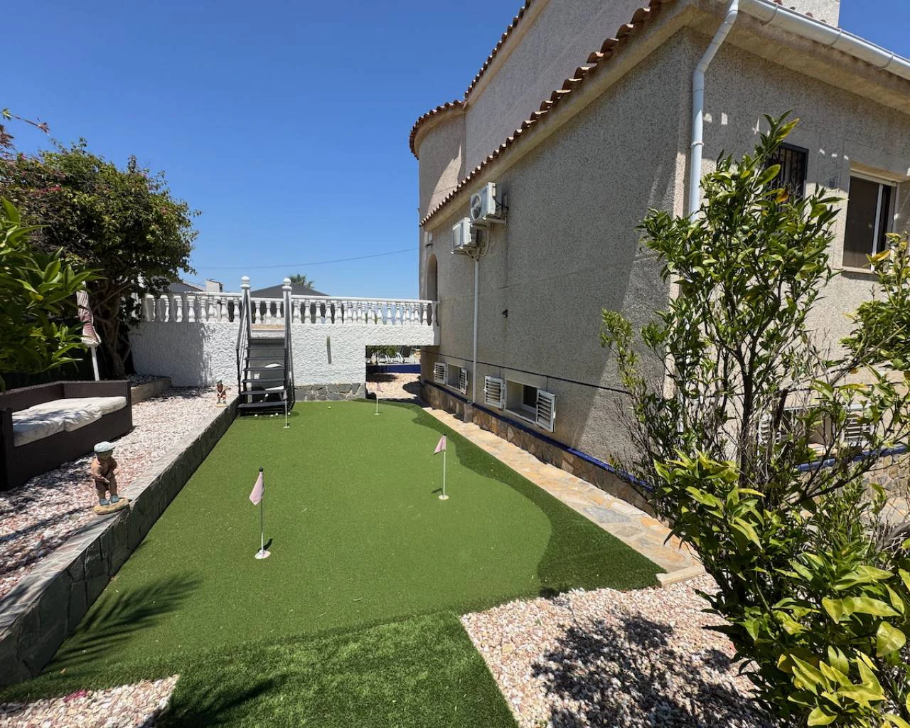 Villa for sale in Algorfa