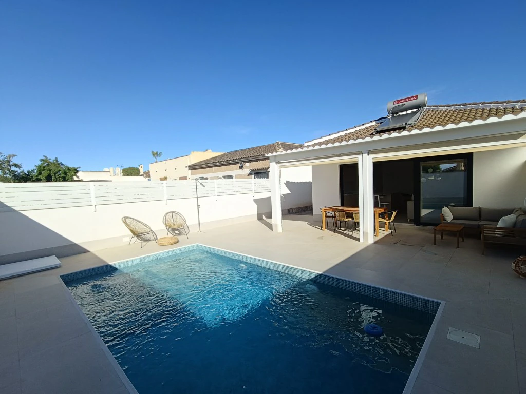 Villa te verkoop in El Chaparral