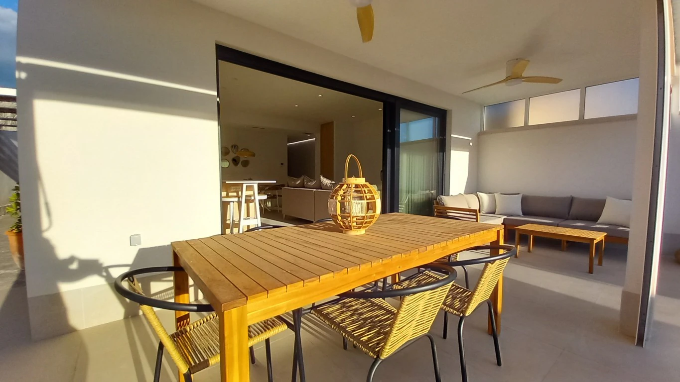 Villa te verkoop in El Chaparral