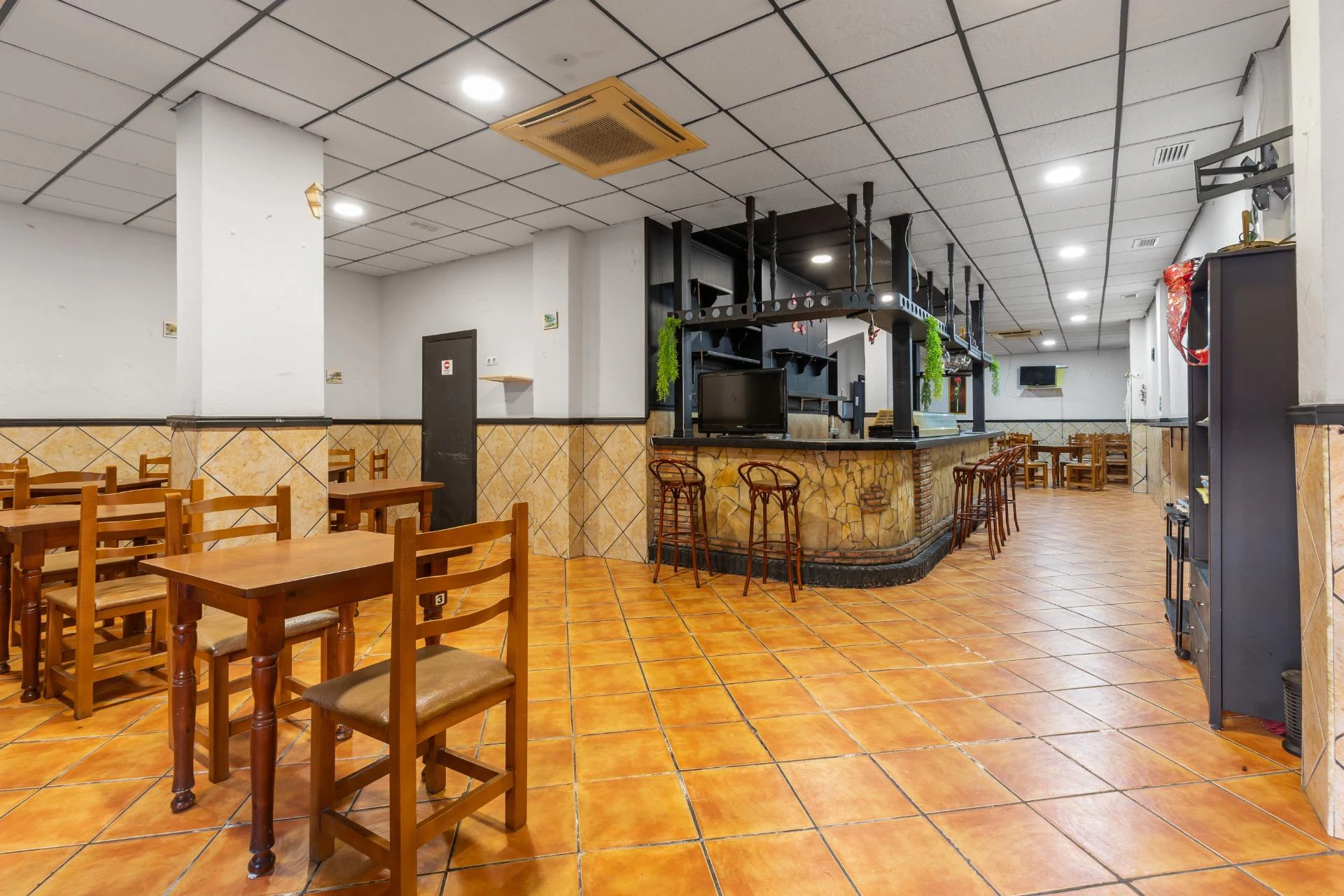 Local en Torrevieja Centro – Excelente Oportunidad de Inversión
