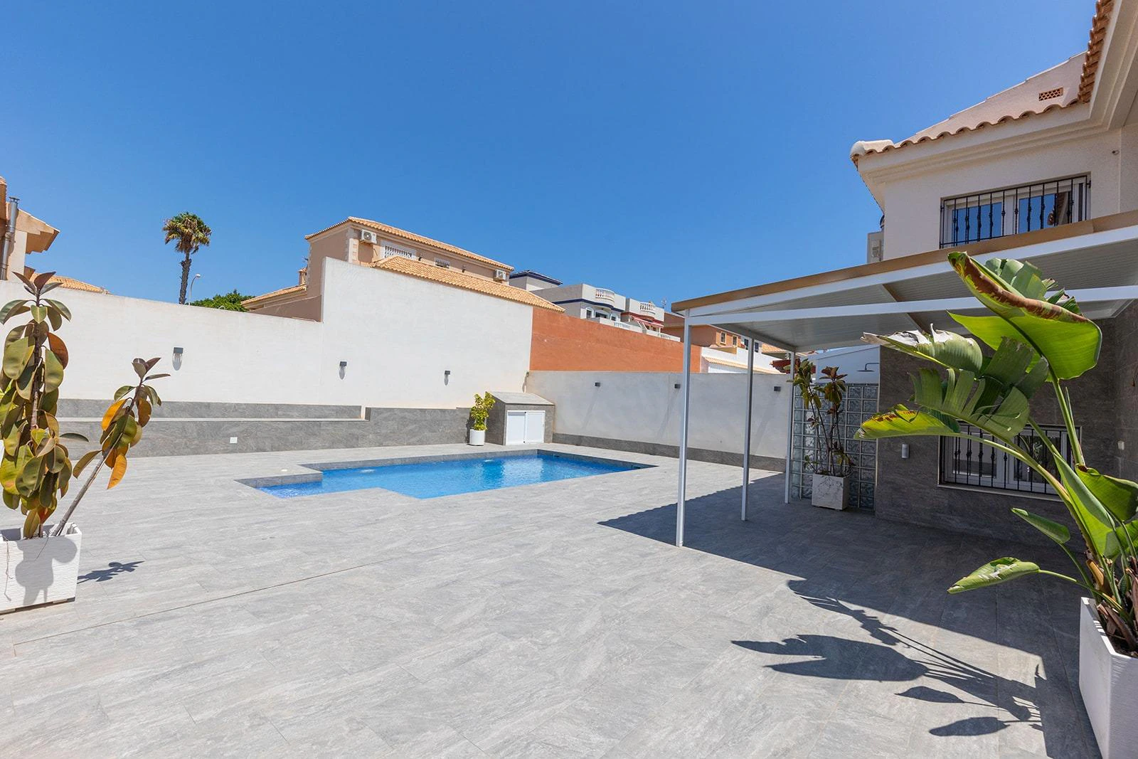 Opportunité de villa rénovée à Aguas Nuevas