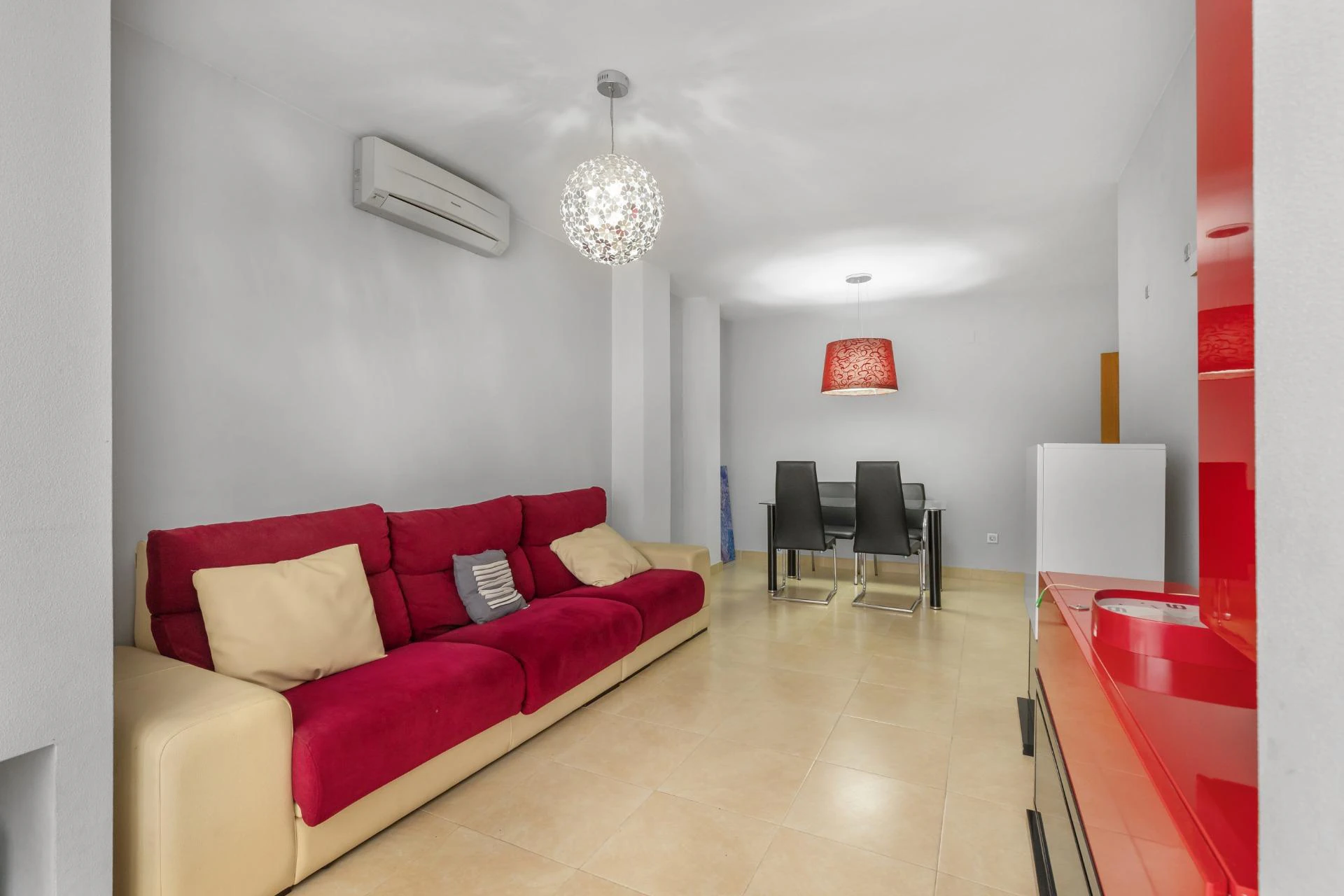 Rymlig lägenhet med 4 sovrum i centralt område – Calle San Pascual (intill Calle Orihuela)