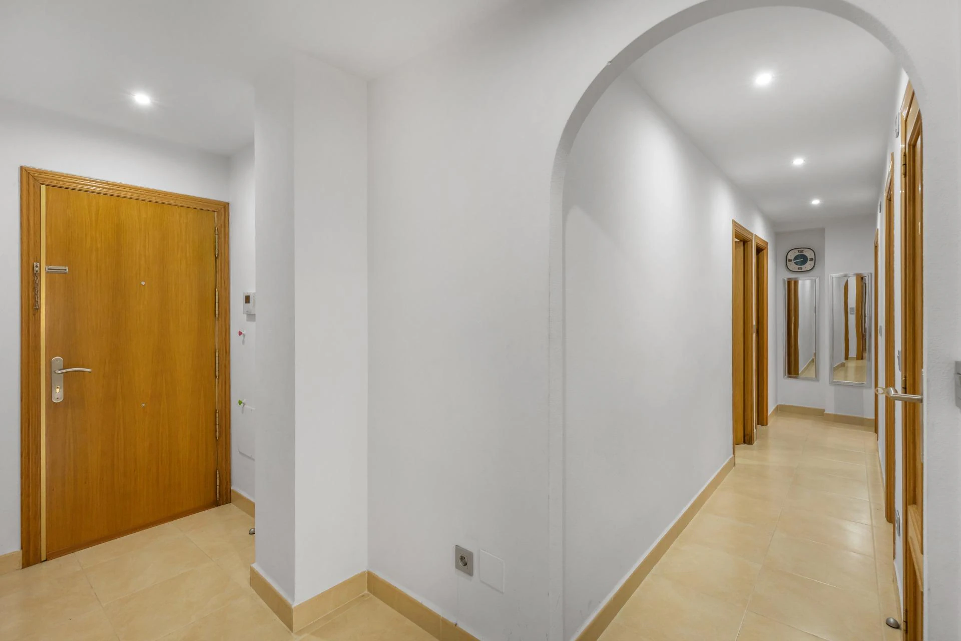 Rymlig lägenhet med 4 sovrum i centralt område – Calle San Pascual (intill Calle Orihuela)