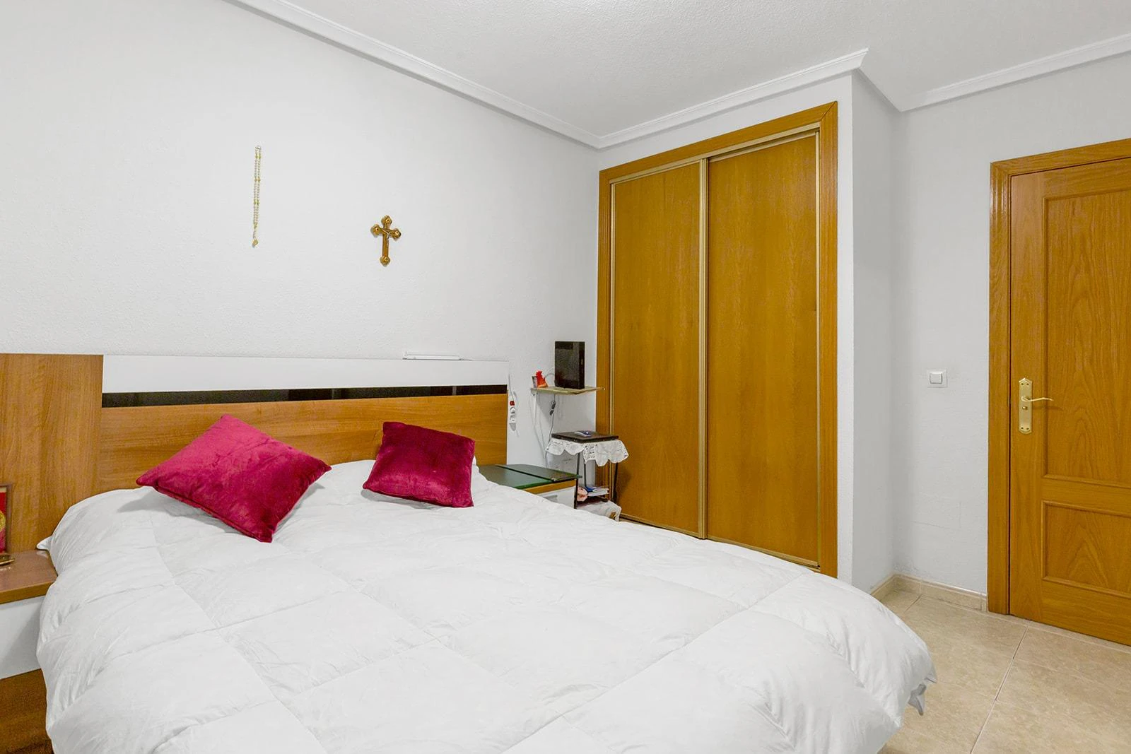 Opportunity for 2 bedrooms with 2 bathrooms