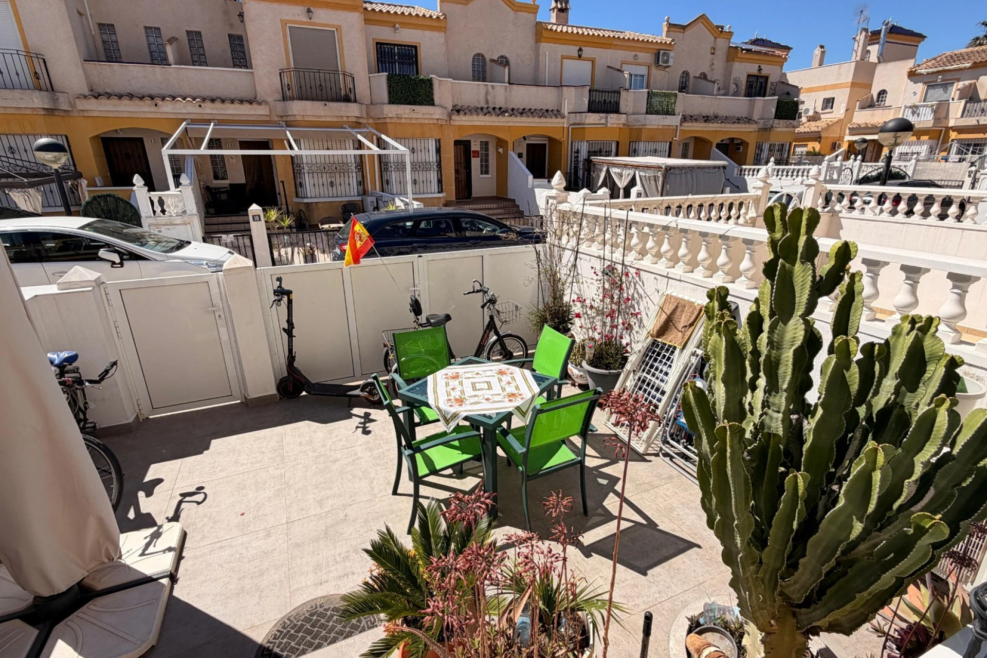 Maison jumelée à la vente à El Raso