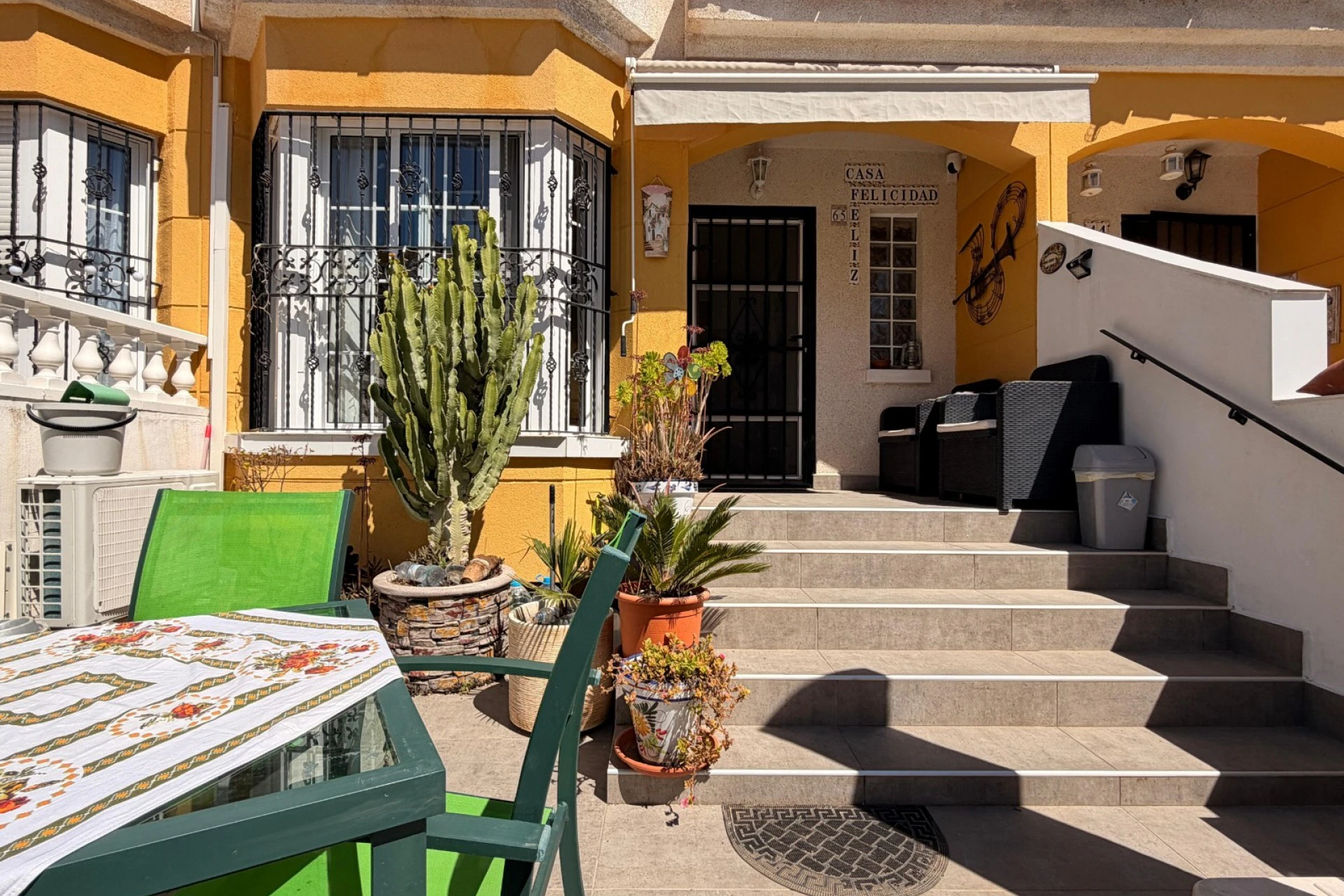 Maison jumelée à la vente à El Raso