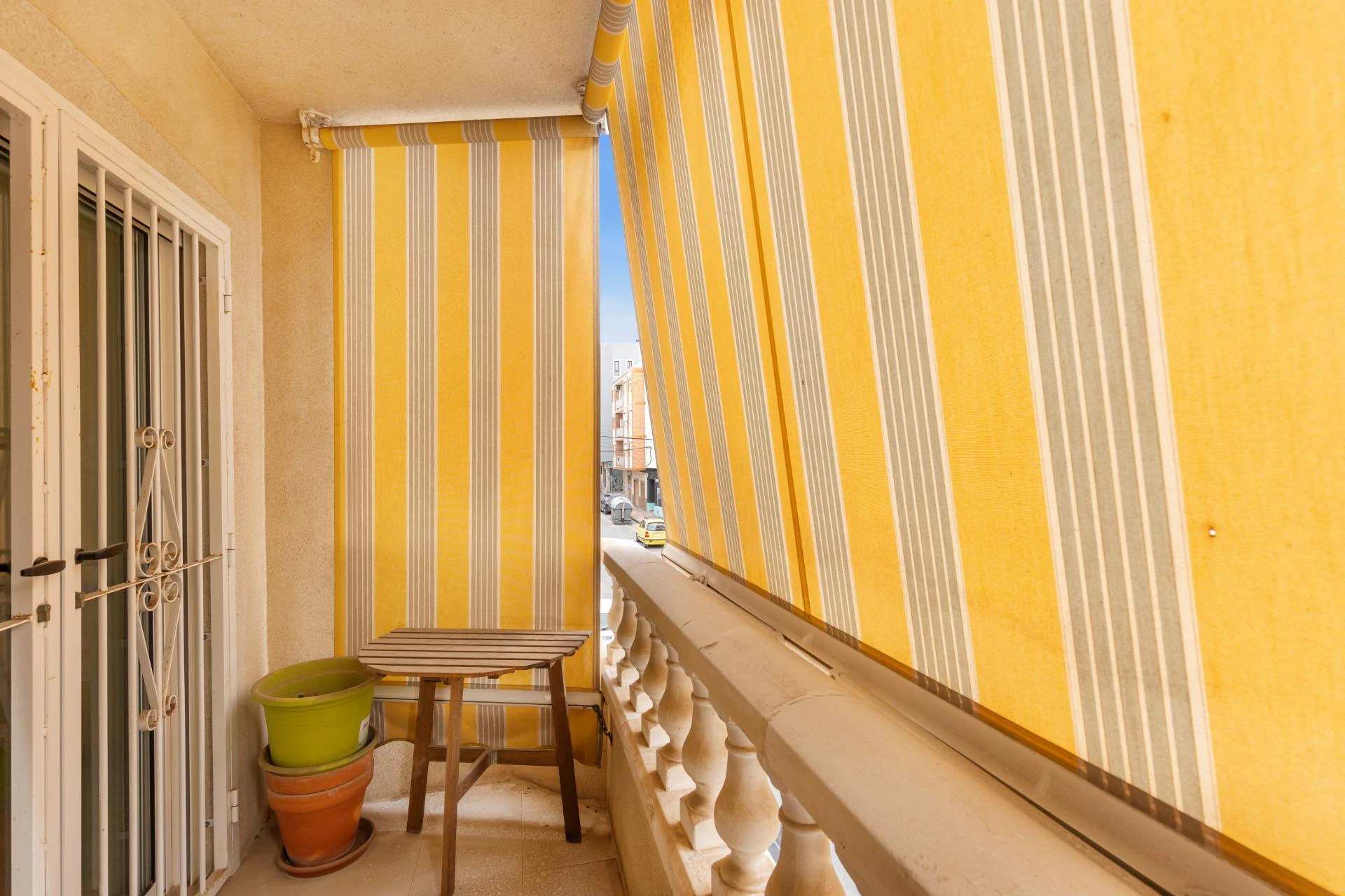 Rymlig lägenhet med 4 sovrum i centralt område – Calle San Pascual (intill Calle Orihuela)