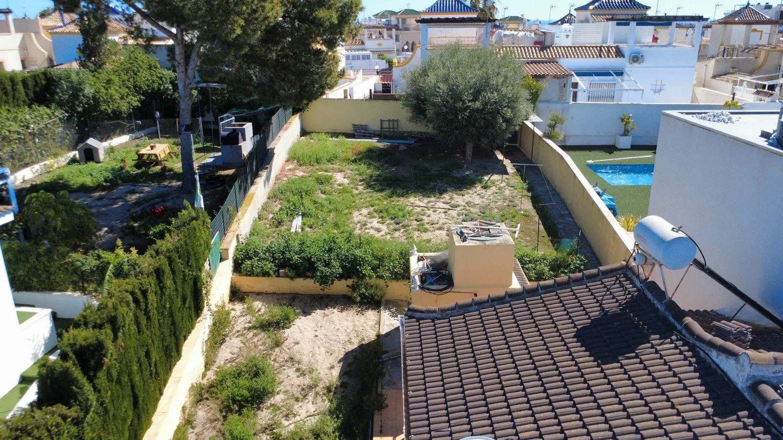 Chalet mitoyen avec grand terrain et magnifiques vues à Torrevieja – Quartier Los Balcones