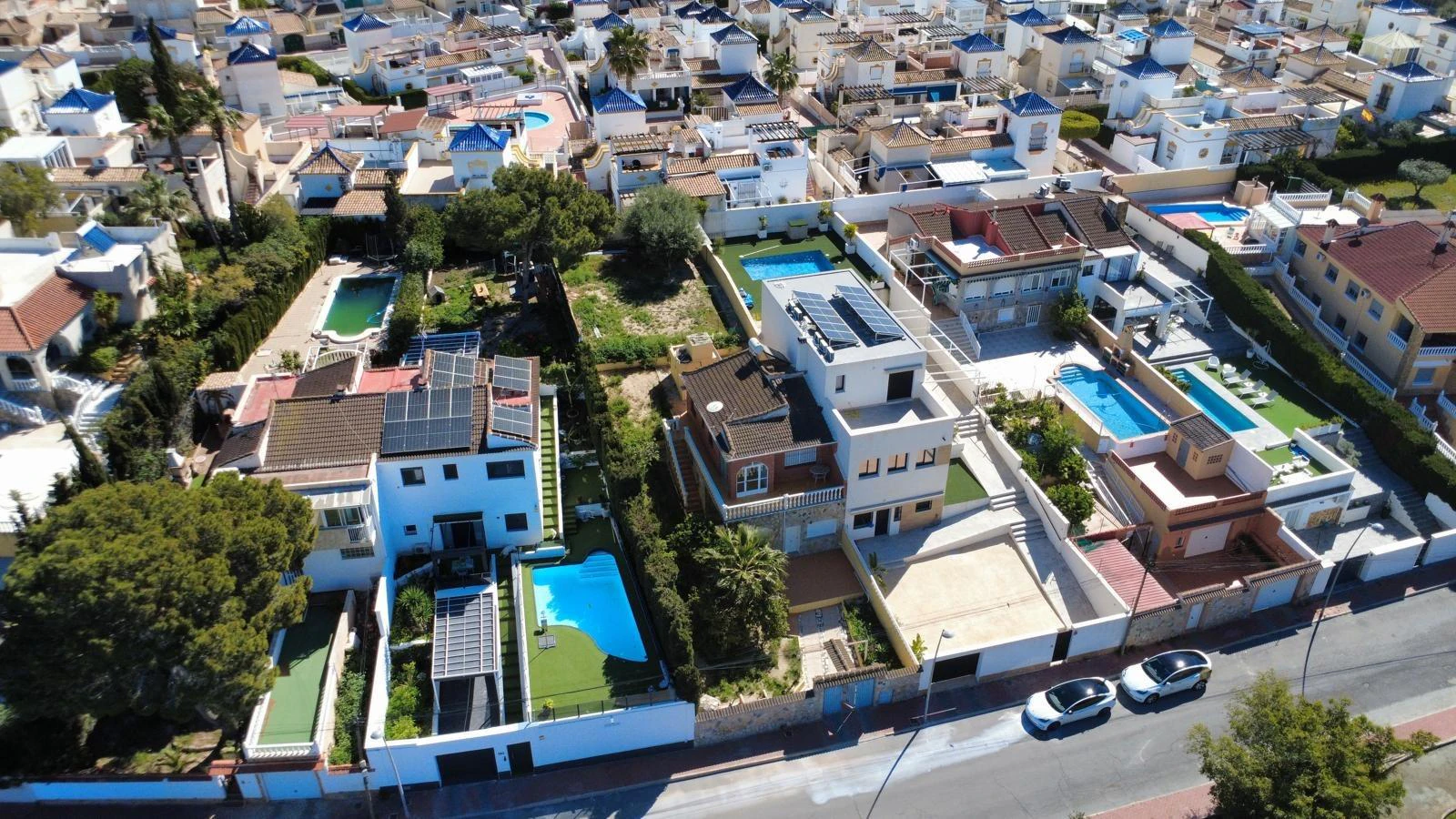 Chalet mitoyen avec grand terrain et magnifiques vues à Torrevieja – Quartier Los Balcones