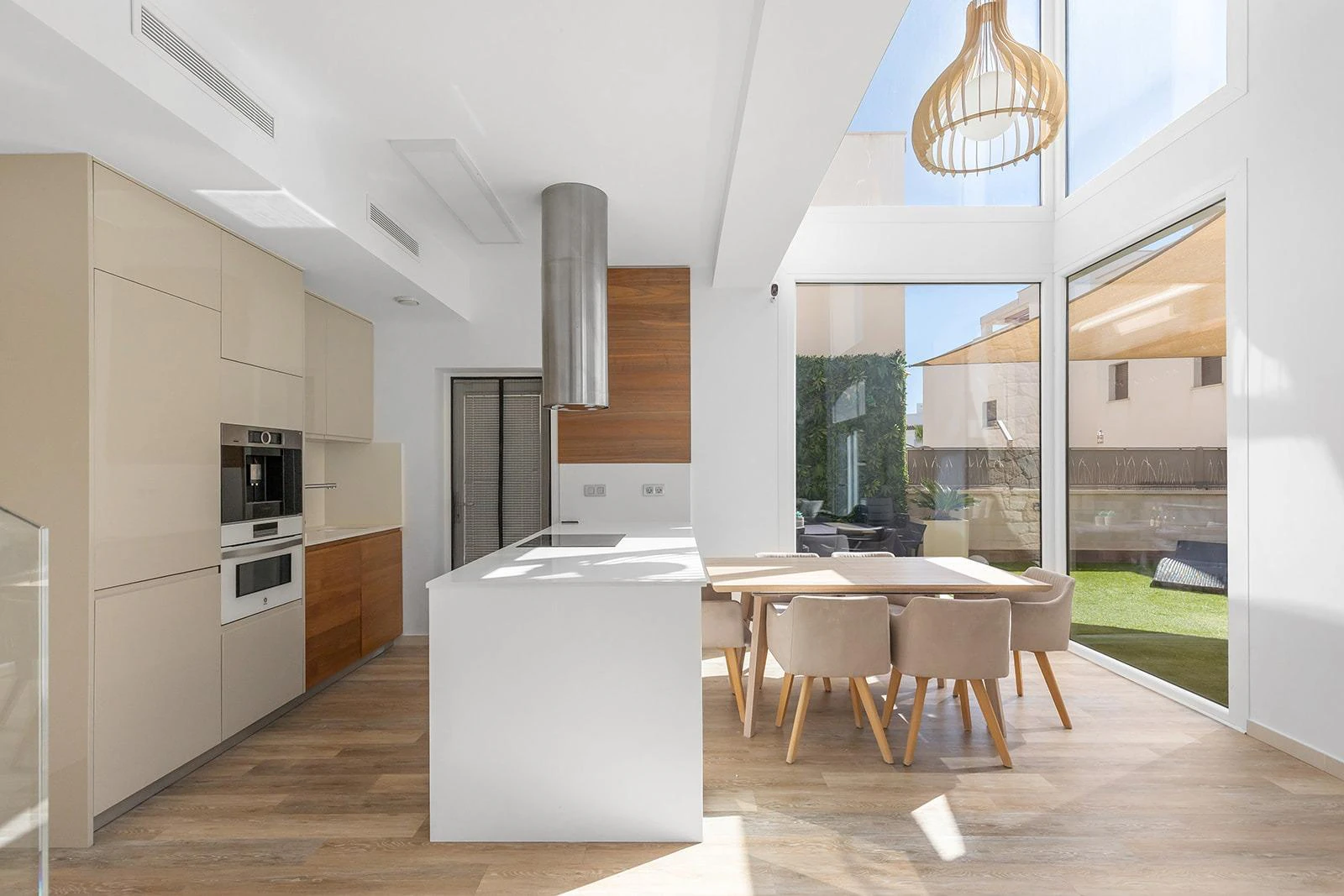 Opportunity: New Construction Villa in Pueblo Bravo