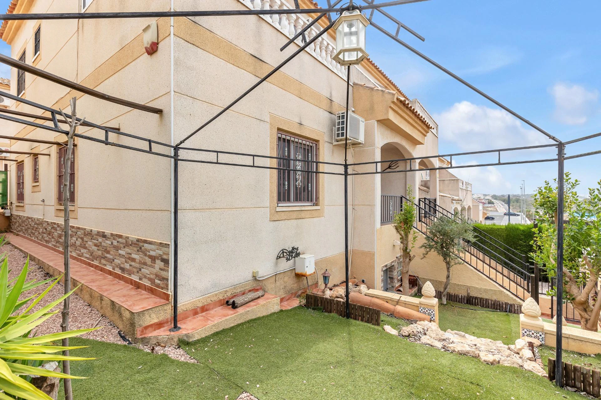 Ground Floor Bungalow with Large Garden in Orihuela Costa