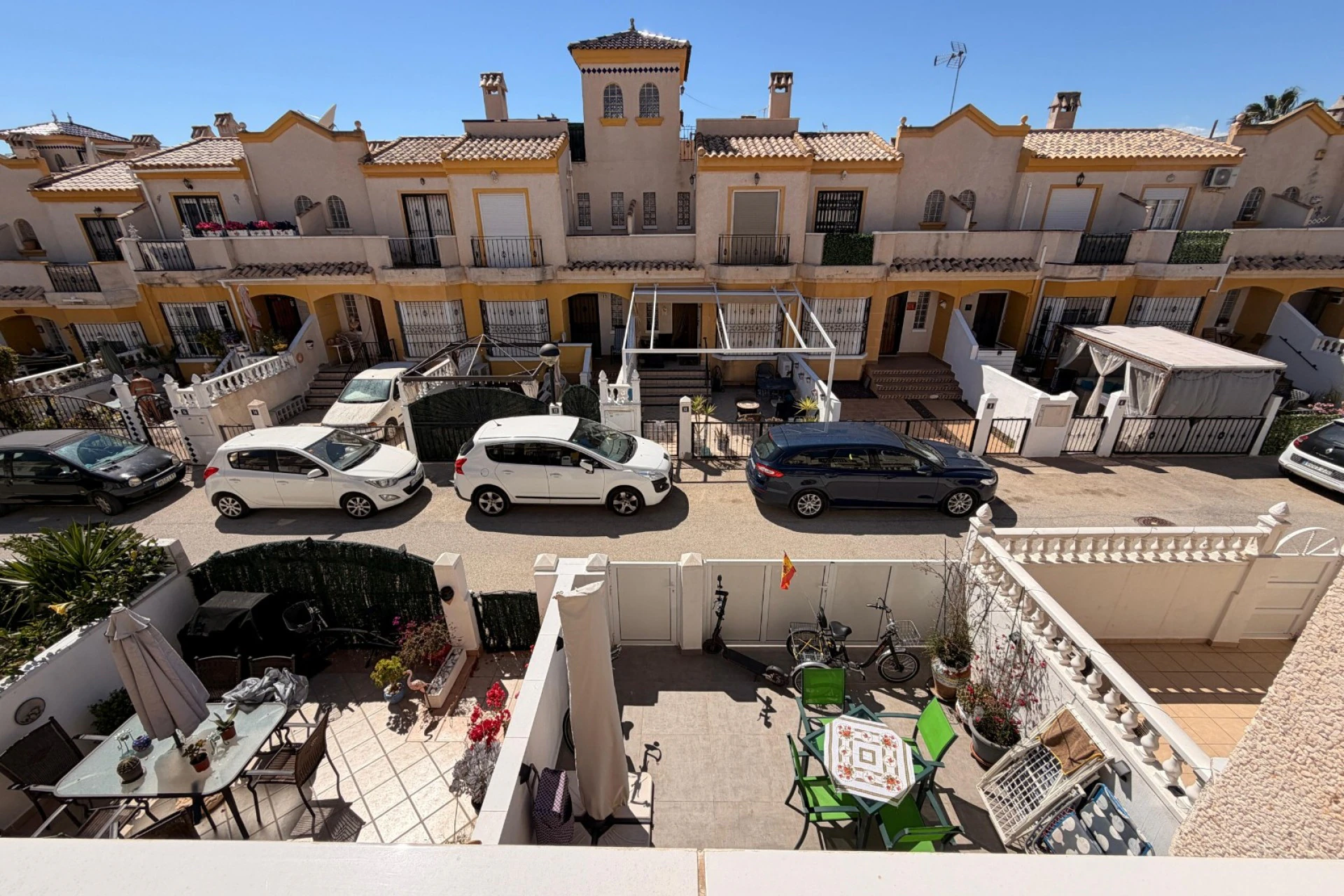 Maison jumelée à la vente à El Raso