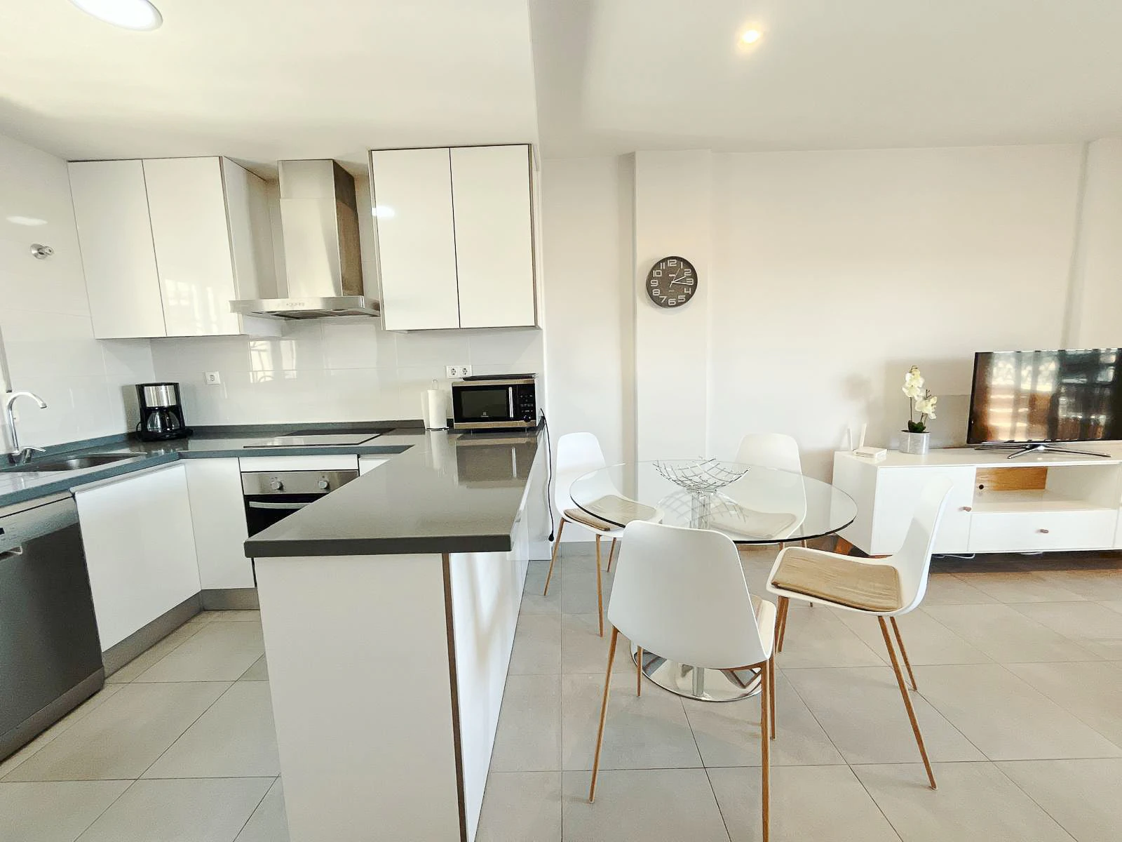 Modernised 2-Bedroom Bungalow for Sale in Dream Hills II Roof Terrace Open Views