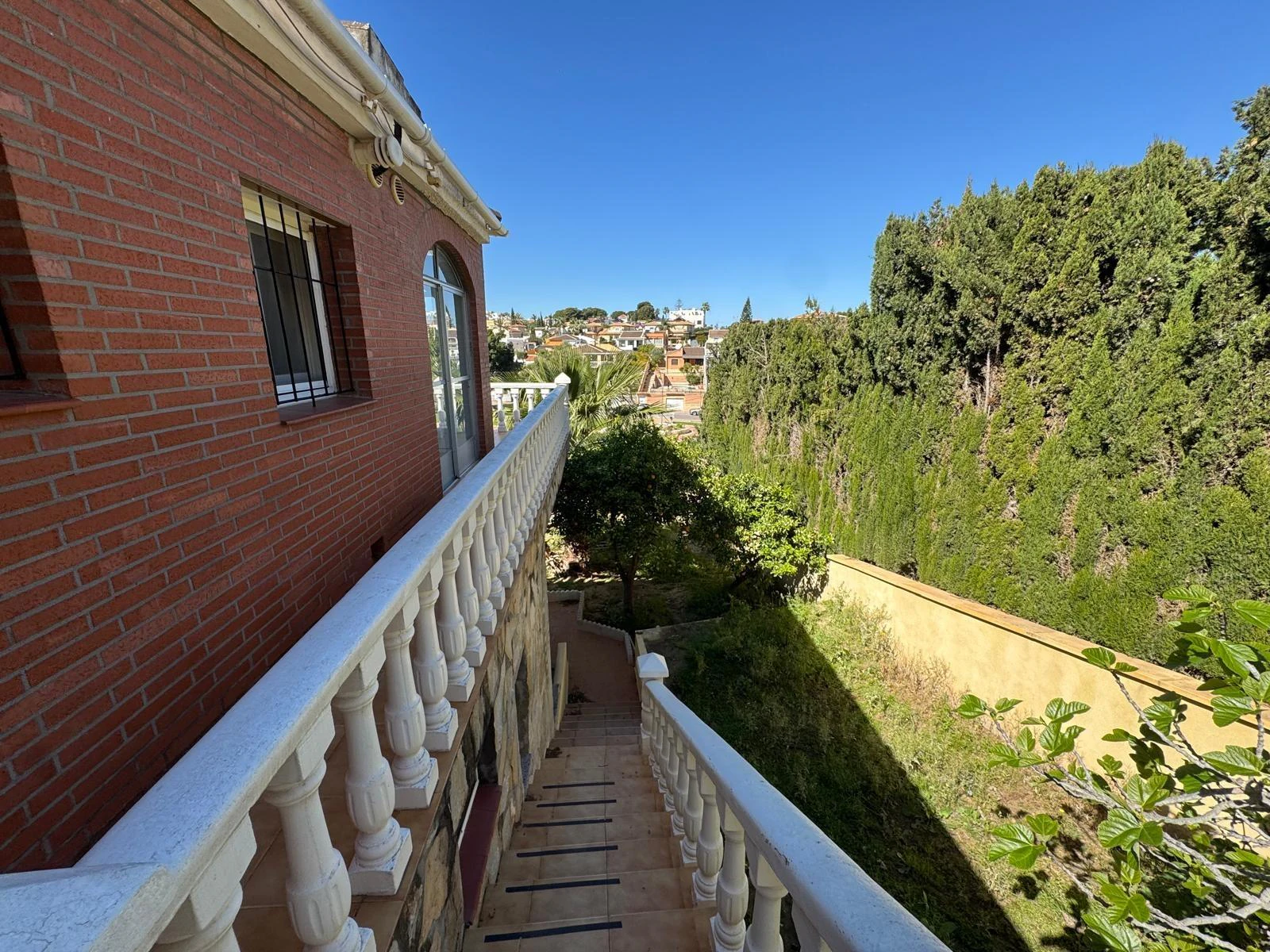 Chalet mitoyen avec grand terrain et magnifiques vues à Torrevieja – Quartier Los Balcones