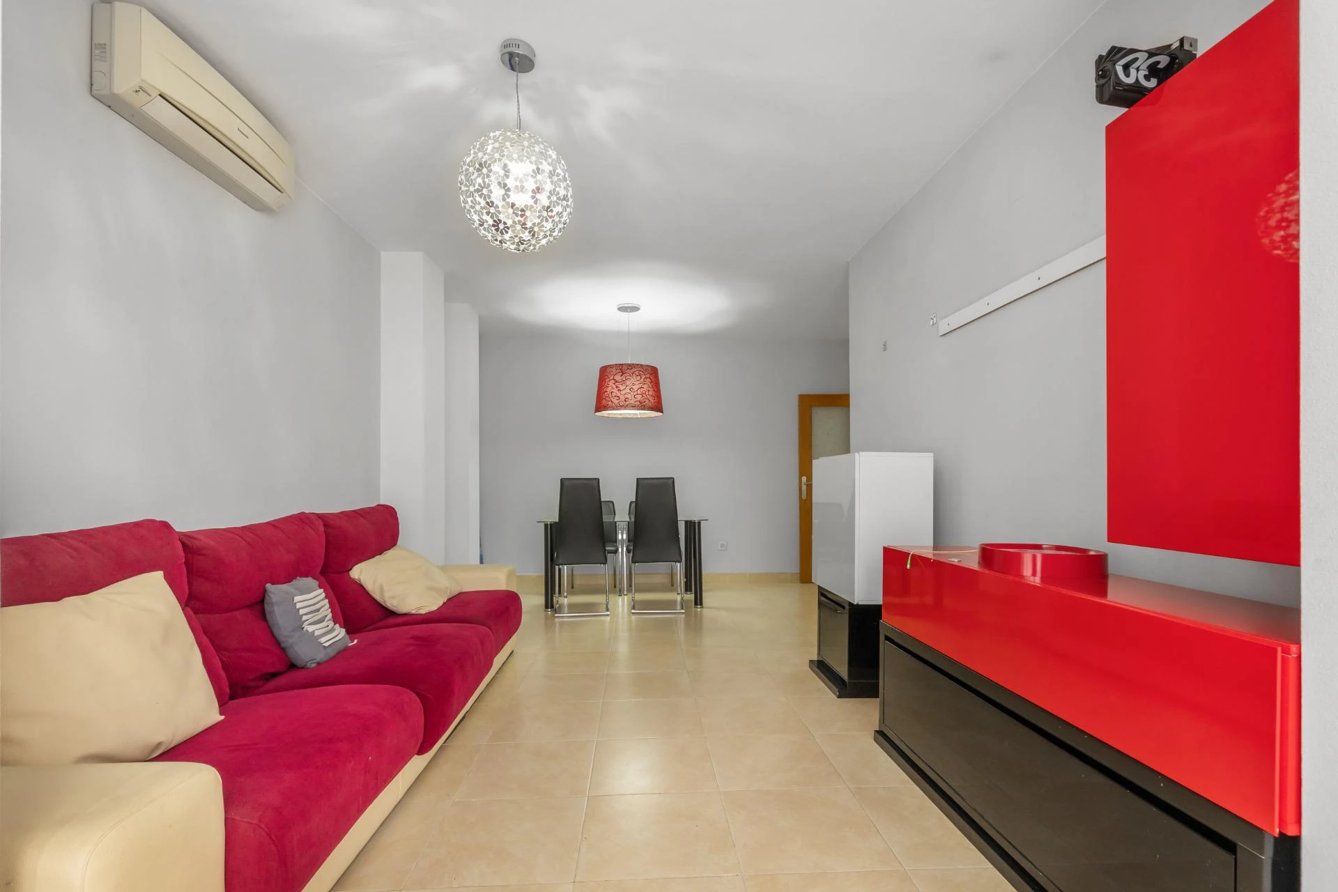 Rymlig lägenhet med 4 sovrum i centralt område – Calle San Pascual (intill Calle Orihuela)