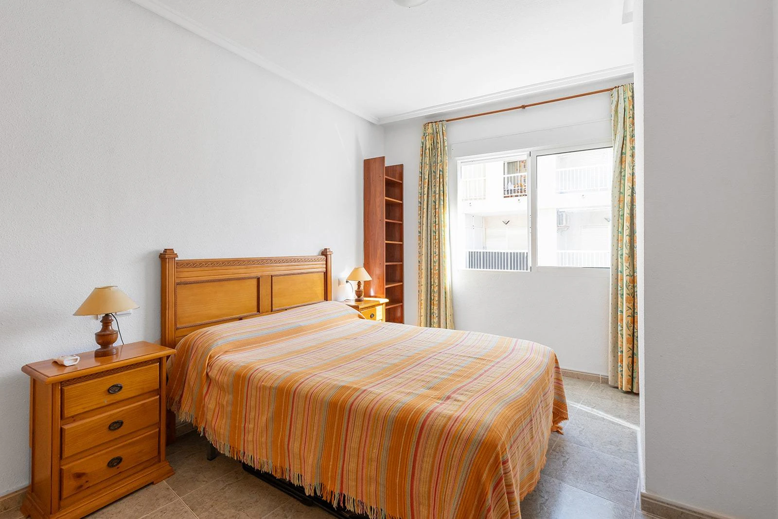Opportunity next to Los Locos beach, 2 bedrooms, pool and garage