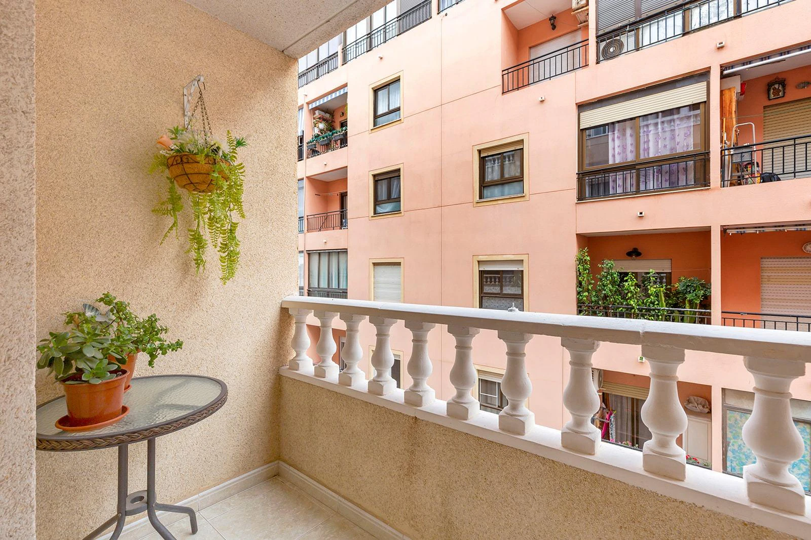 Opportunity for 2 bedrooms with 2 bathrooms